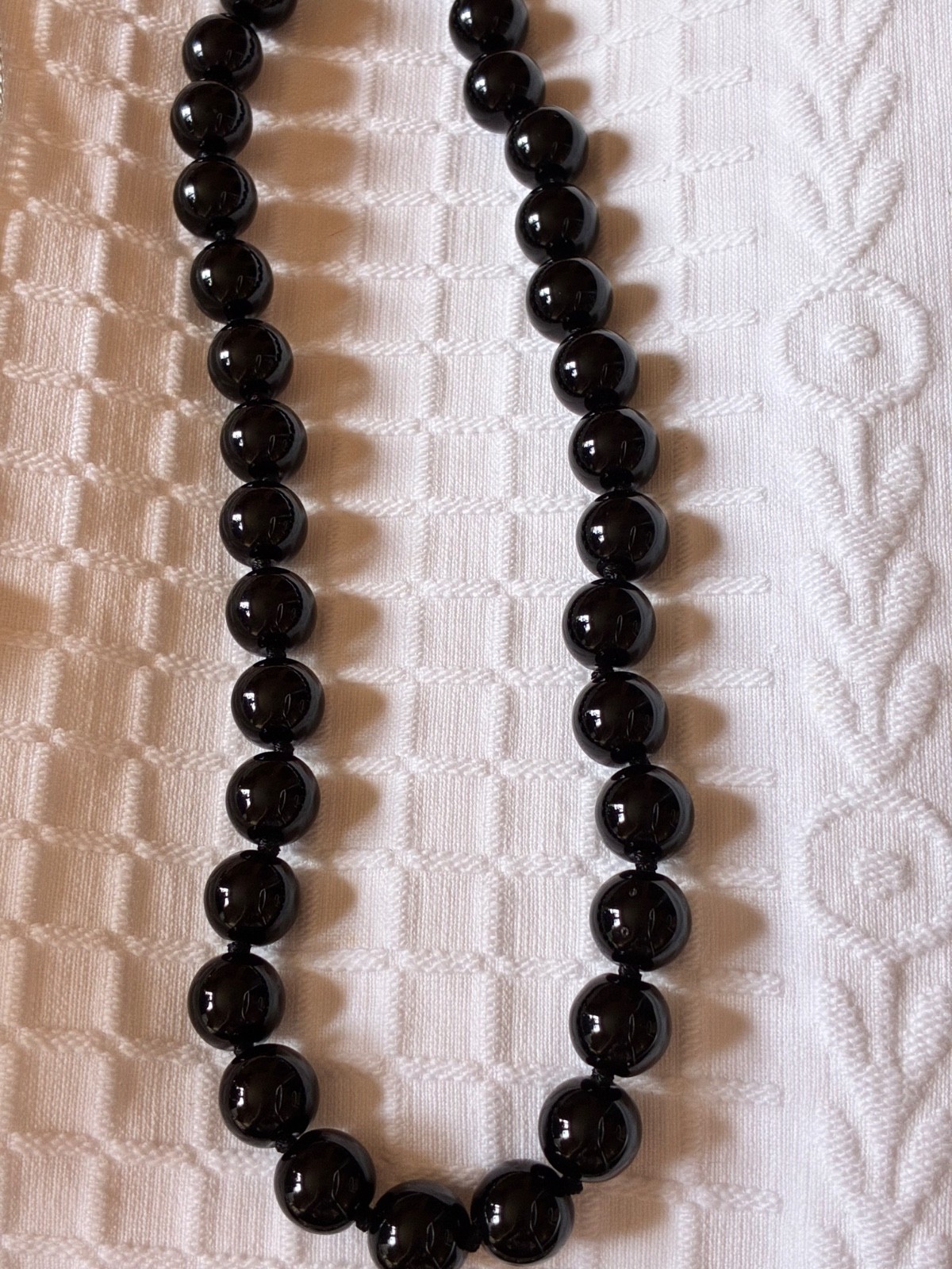 Black onyx/agate round beads single strand beads necklace. all occasion