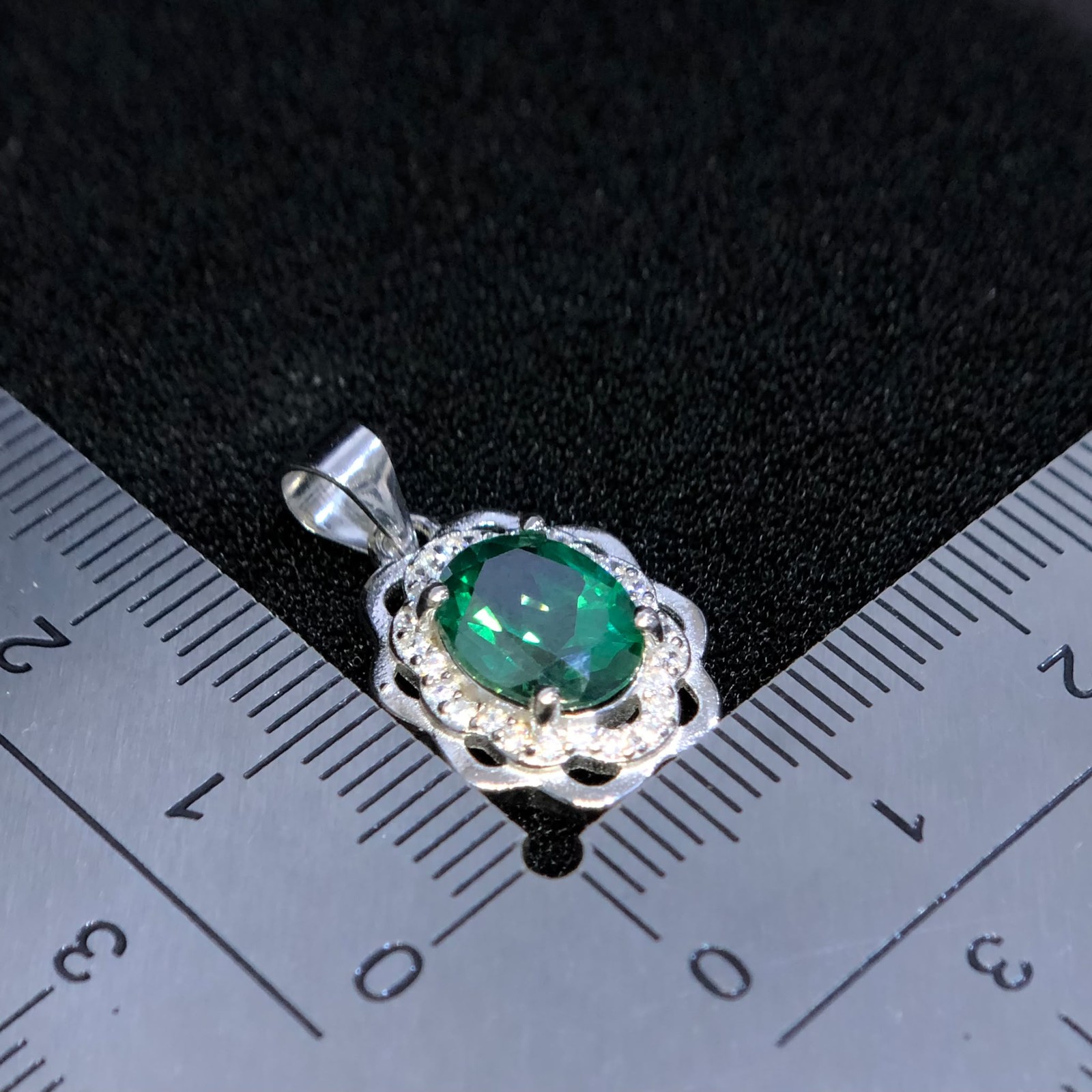 Green Topaz Diffusion Gemstone 925 Sterling Silver Pendant Oval Top Rich Green