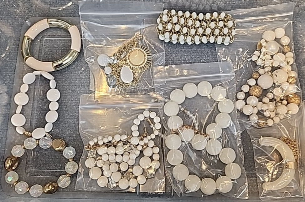 Jewelry Wearable White & Gold Tone Collection 5 Lbs Lot #3914 See Description