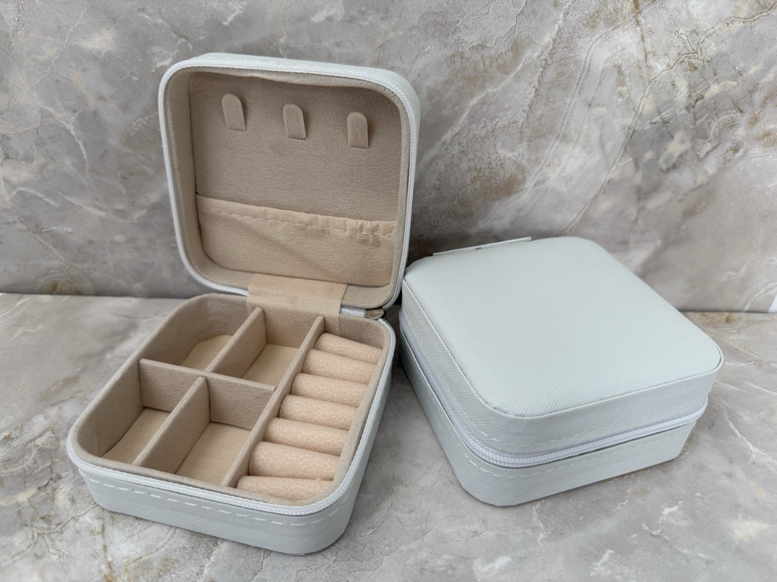 Small Travel Jewelry Organizer Case Portable Jewelry Box for Rings Earrings Gift