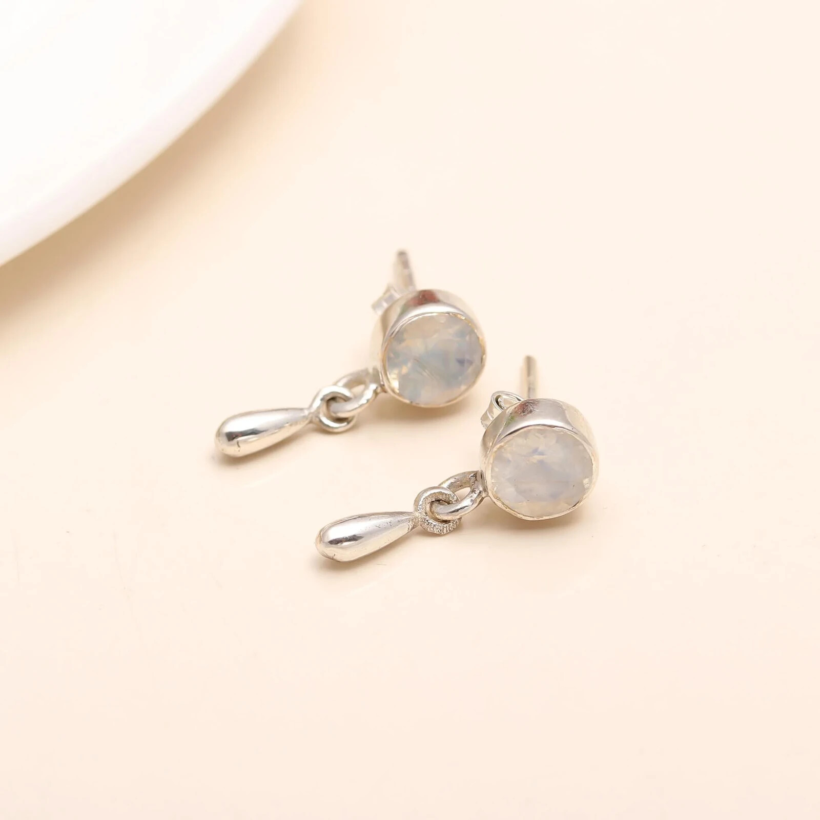 Natural Moonstone Round Cut Gemstone 925 Sterling Silver Women Stud Earrings