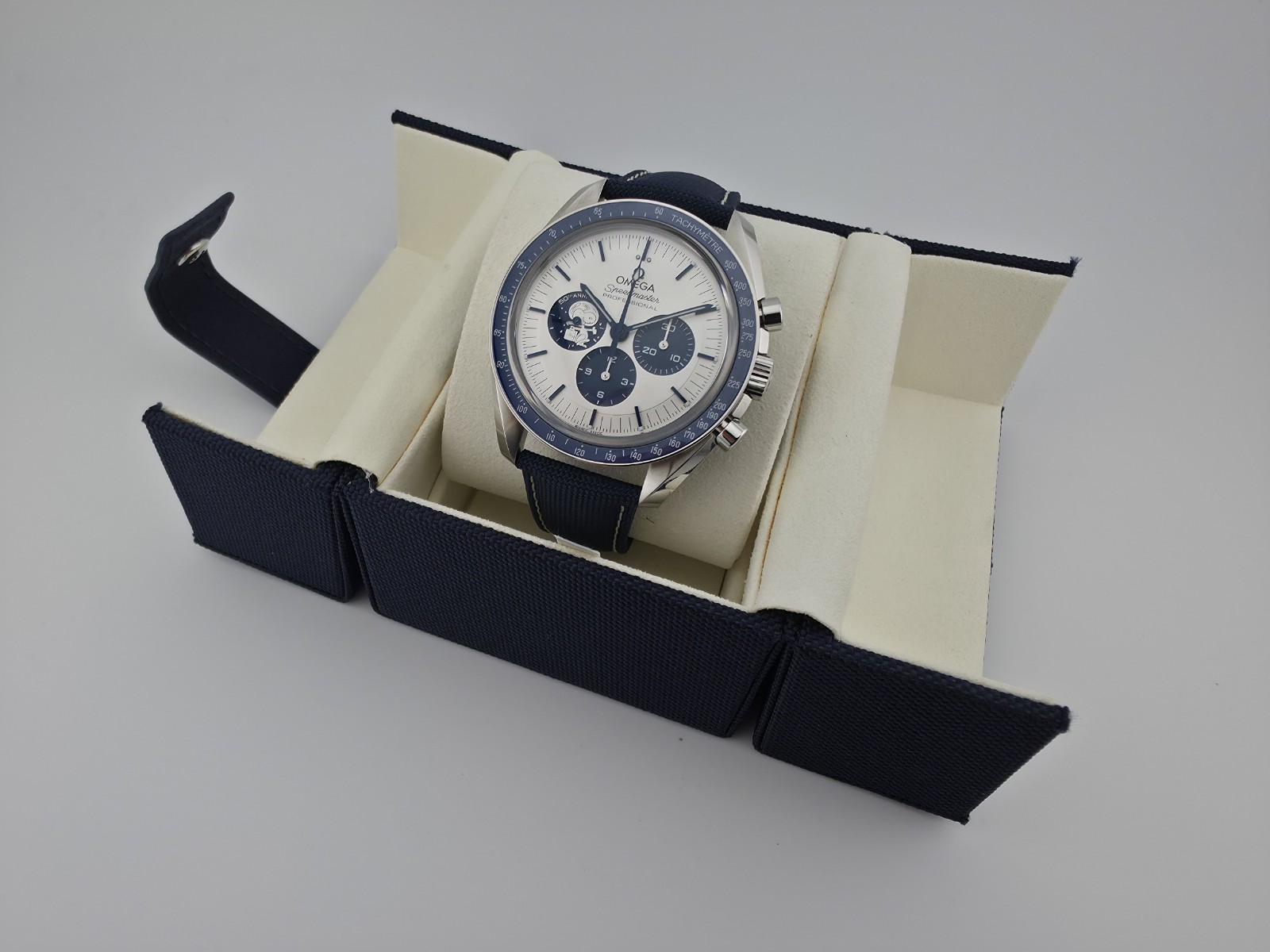 OMEGA Speedmaster Professional Snoopy 310.32.42.50.02.001 Full Set New – 50th