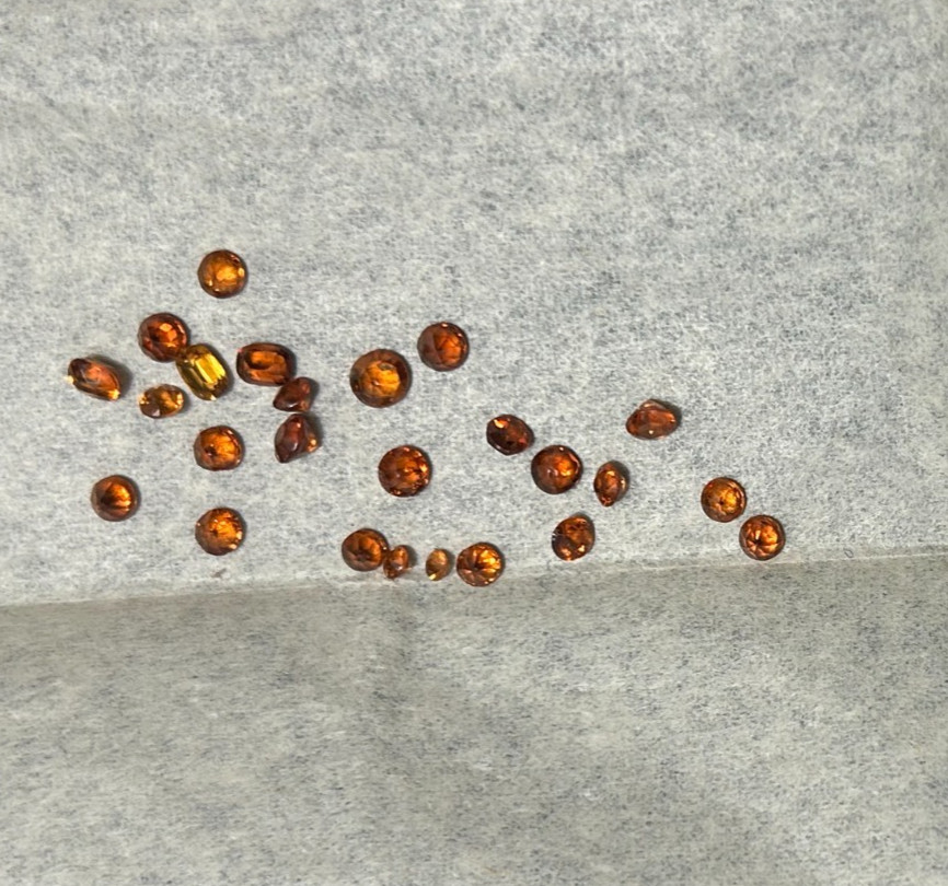 25 Natural Hessonite Garnets 4.10ct Parcel Lot Cinnamon Orange Faceted Gems