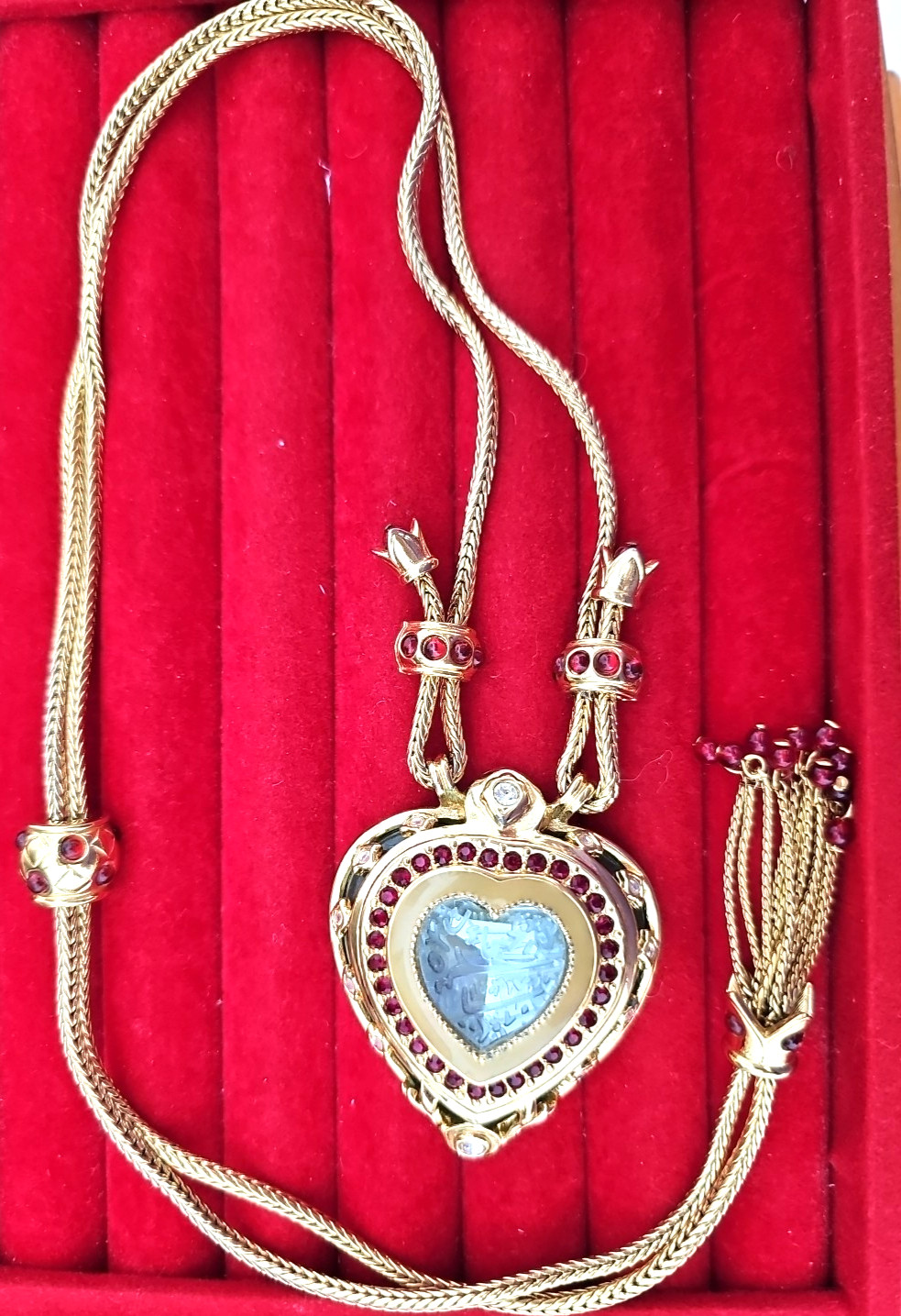 Elizabeth Taylor Avon Shah Jehan Heart Necklace Pendant Taj Mahal Margot Robbie