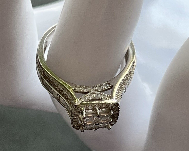 Sterling Silver Fuzion Creations Ring with Clear CZ Size 7