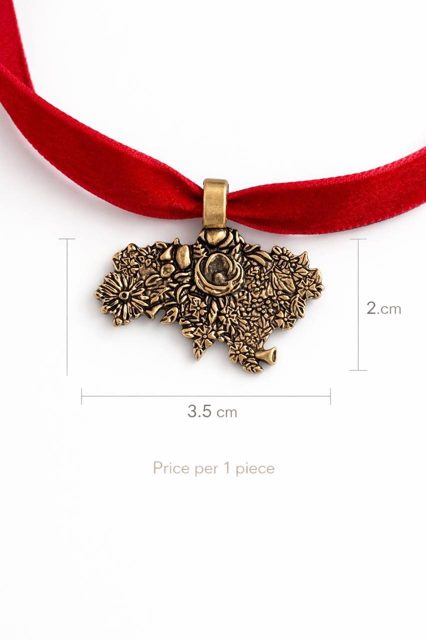 Ukraine Map Pendant , Floral Ukraine Necklace, Patriotic Jewelry Gif
