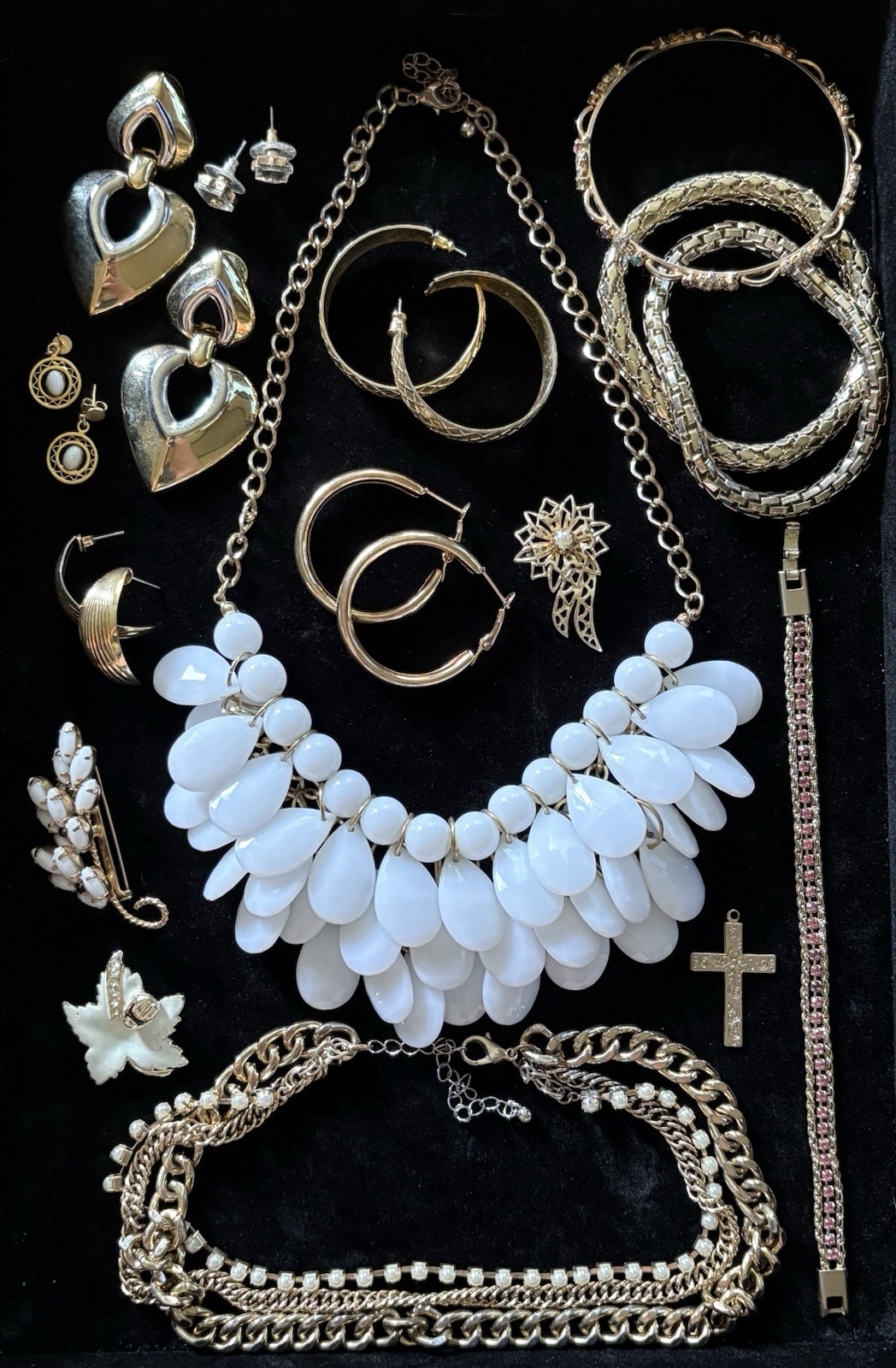 VTG Mix Estate Jewelry Lot 16pc White & Gold Tones Rhinestones All Wearable