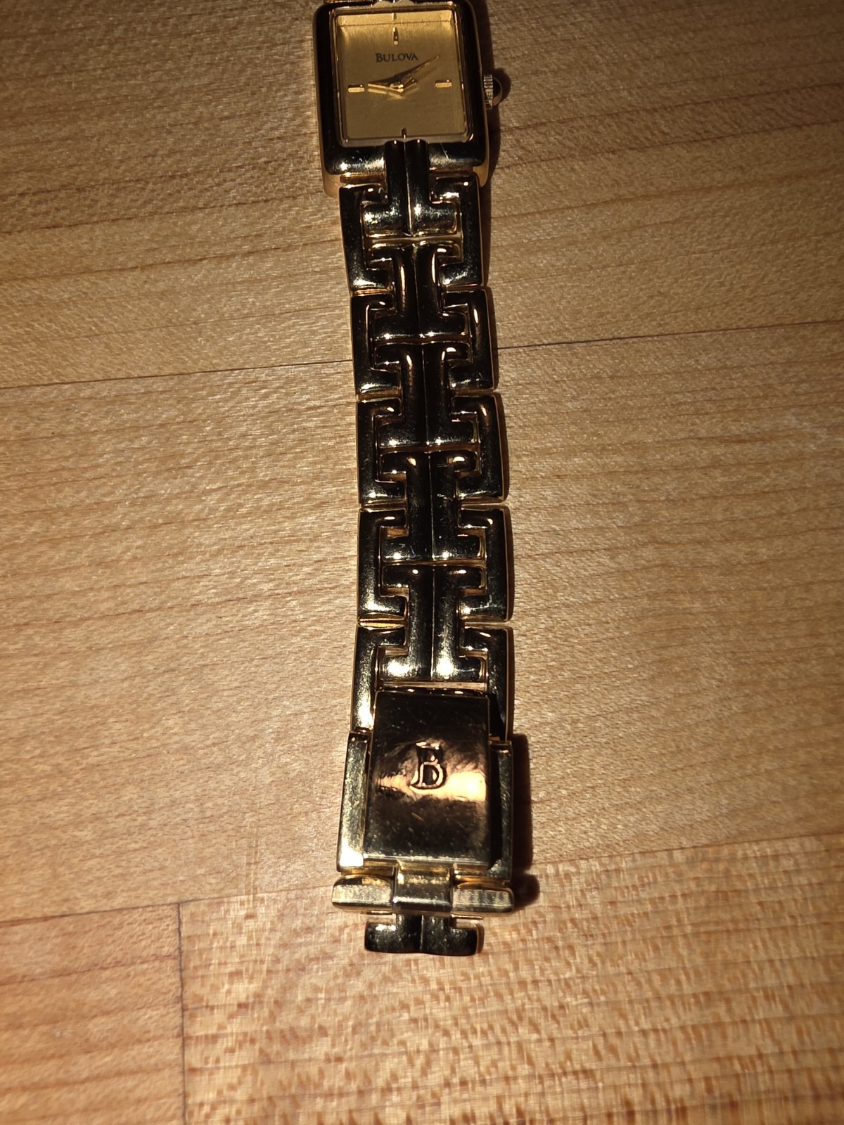 Ladies Bulova Japanese Quartz Watch T8 2 Hand Movement Tank