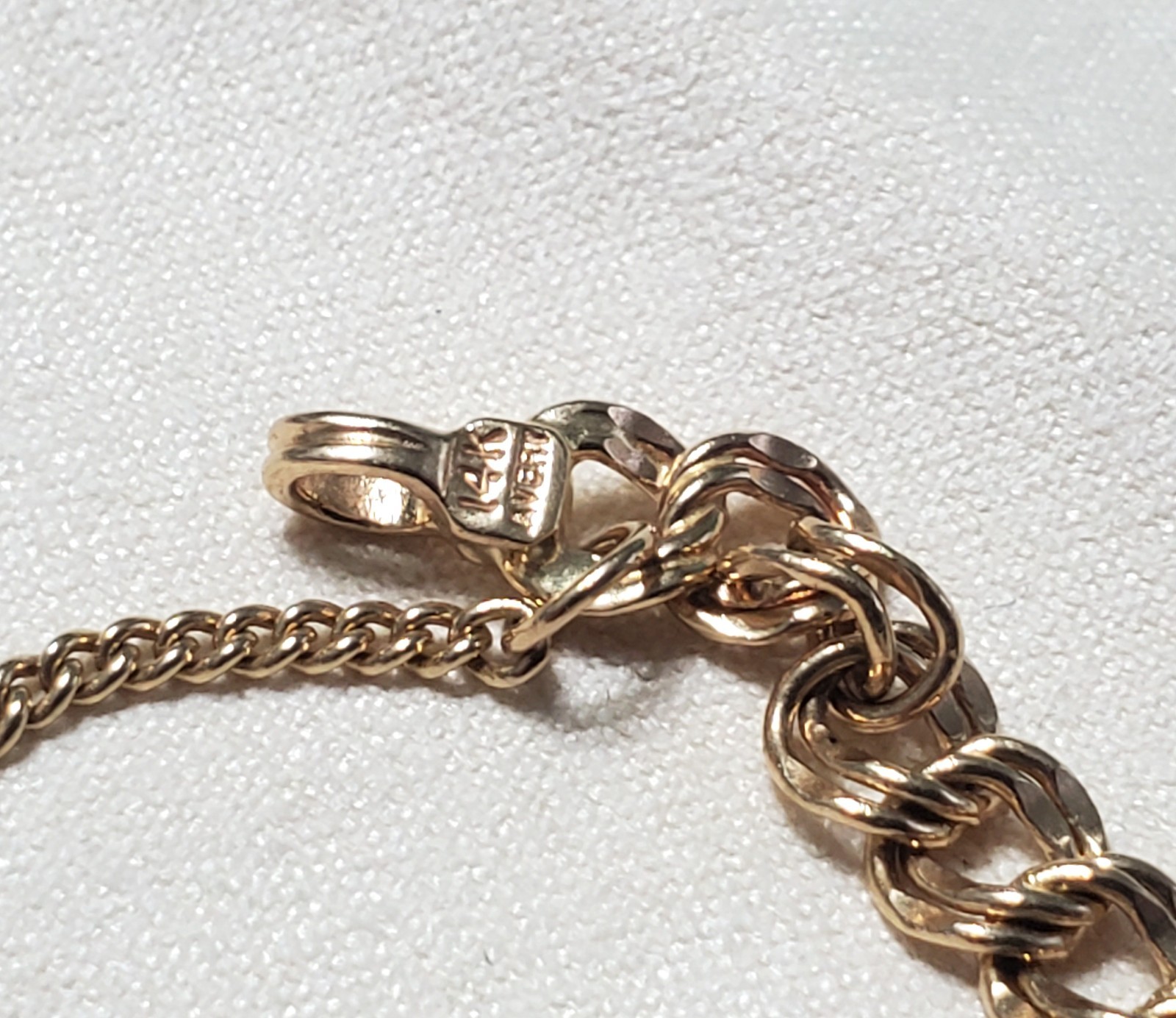 James Avery 14k Gold Light Curb Link Chain Bracelet 8″ Length * 8.8 Grams