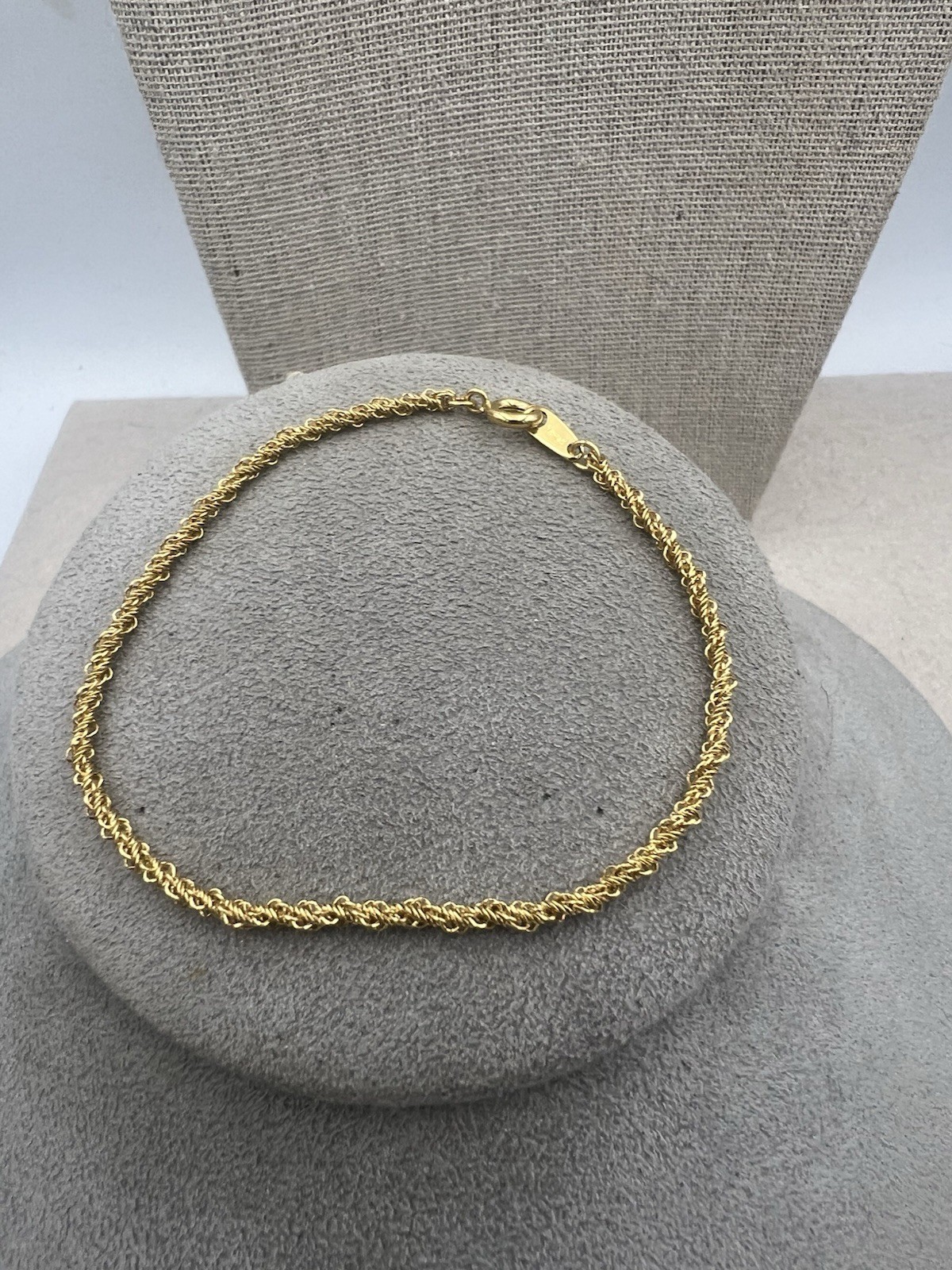 Signed Crown Trifari Vintage Gold Tone Twisted Rope Chain Bracelet 6-1/2 In