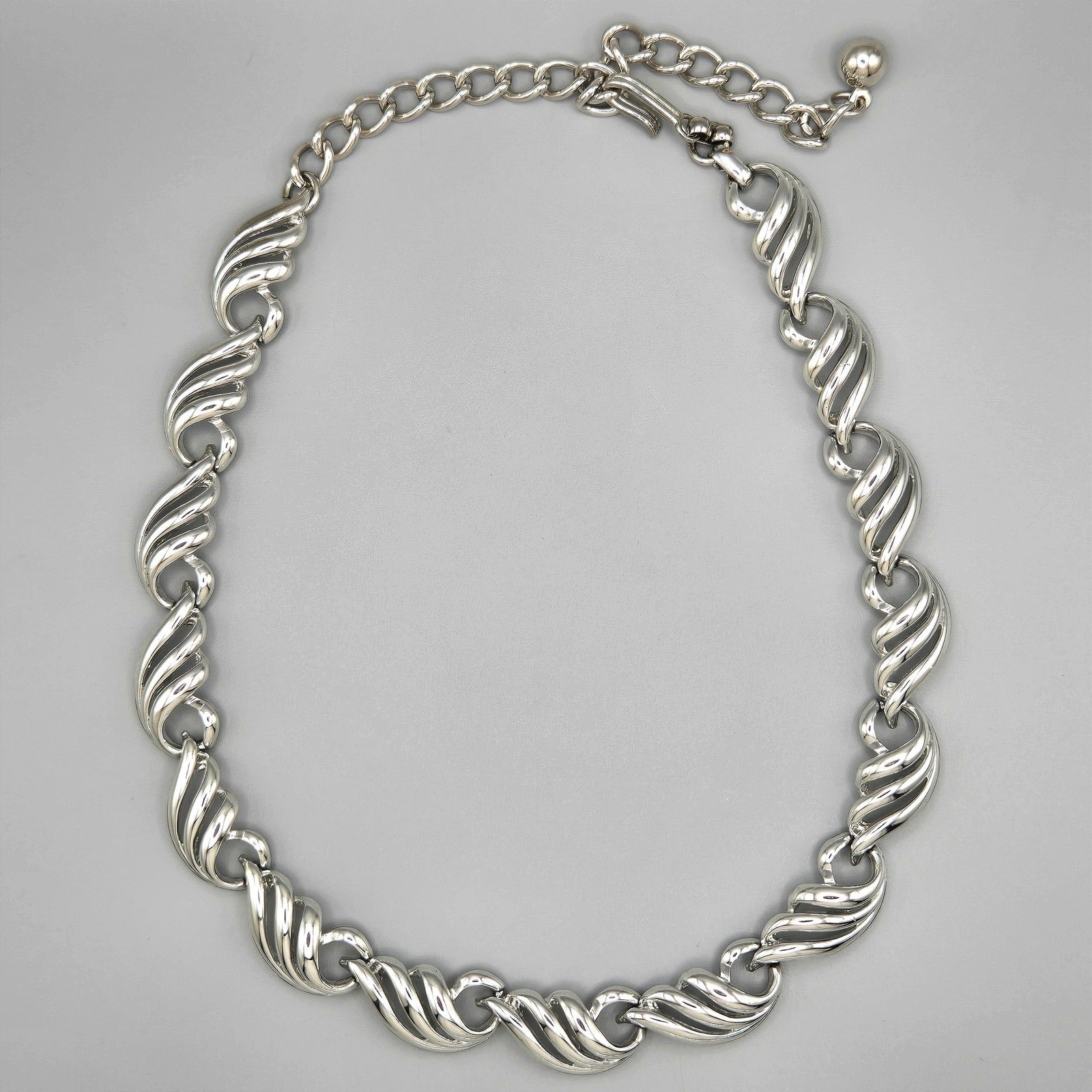 Vintage Silver Tone Swirl Link Collar Necklace Adjustable J-Hook 17 Inch