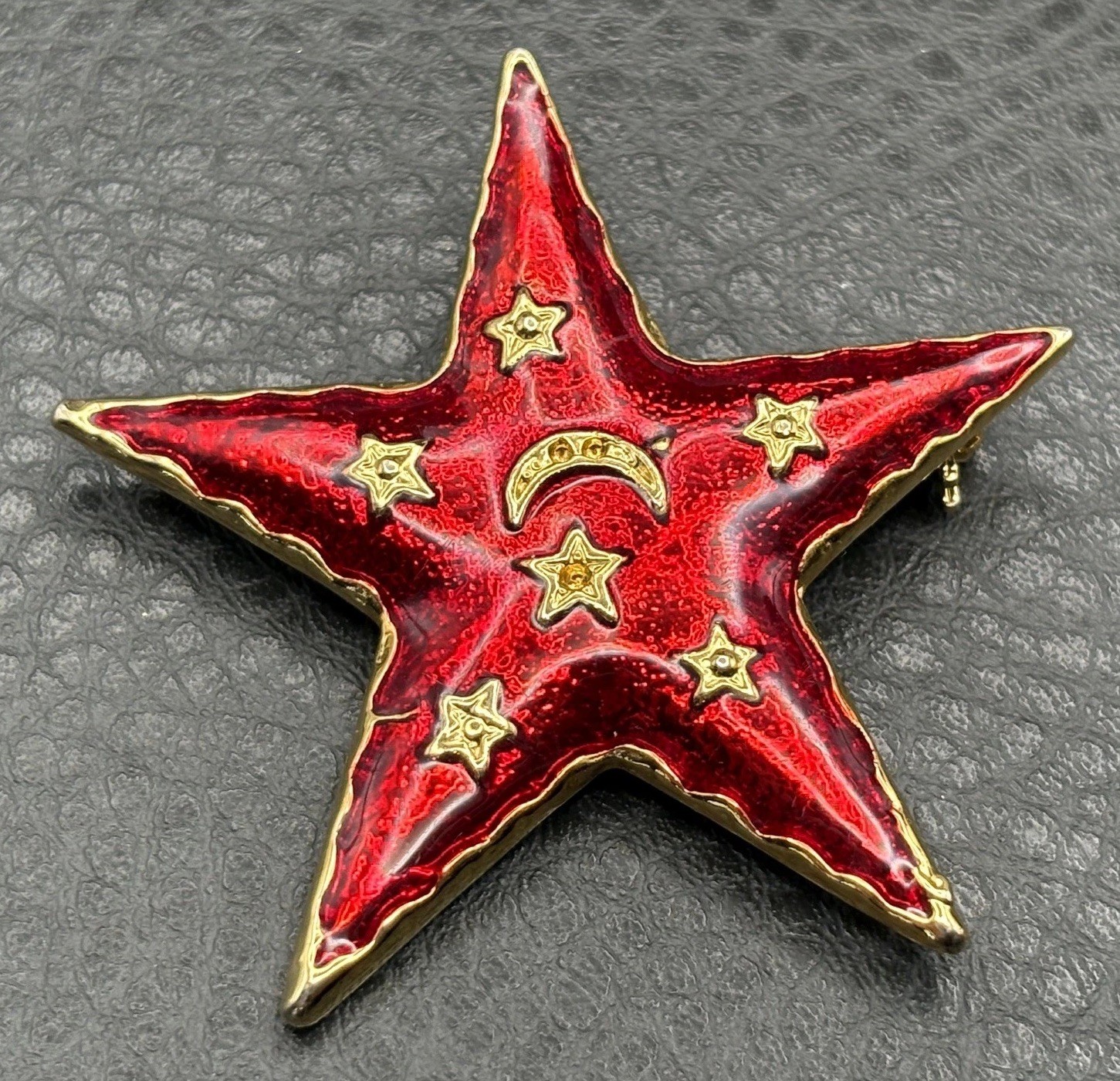Vintage Celestial Red Star Enamel Brooch Pin Gold Tone Stars Moon Design READ