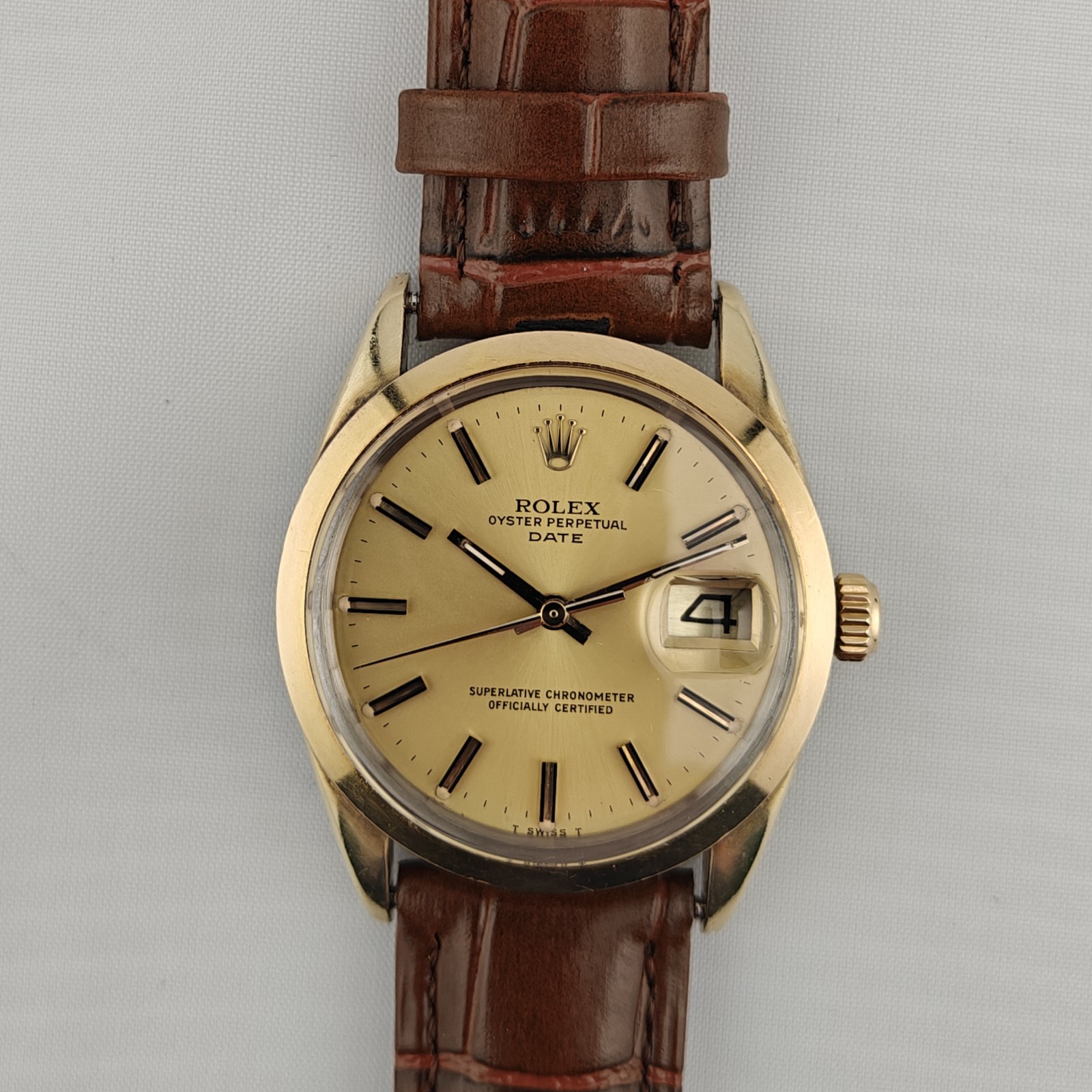 Vintage Rolex Oyster Perpetual Date 1550 Gold Shell Cal. 1570 Automatic 34mm
