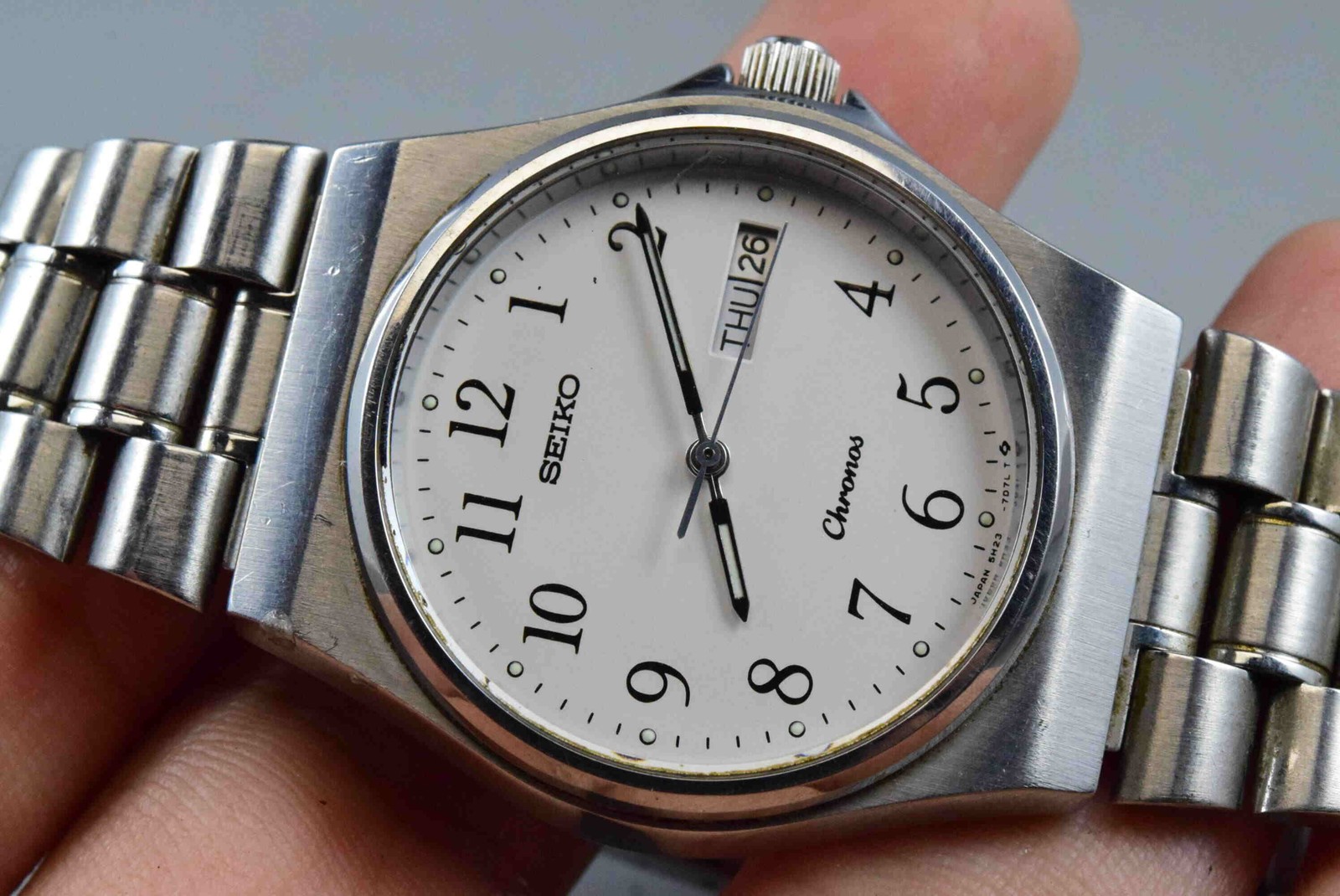 Vintage watch Seiko Chronos 5H23-7D20 White Men Quartz Round 37mm