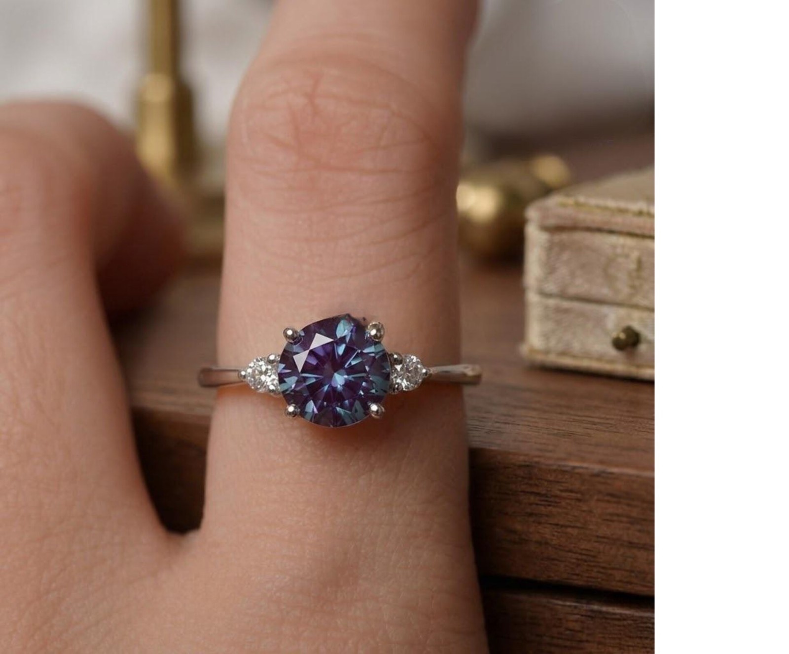 7 Ct Elegant Alexandrite Solitaire Ring – Vintage Jewelry- Crafted 925 Silver