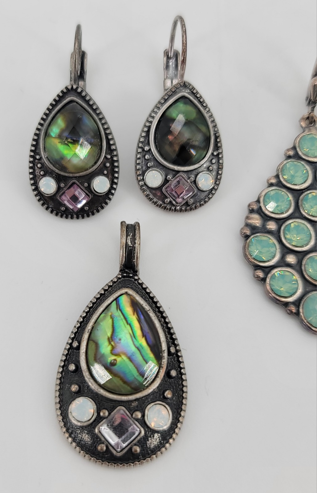 Lot of 3 Pairs of Pierced Earrings & 1 Pendant – Fashion Costume Jewelry