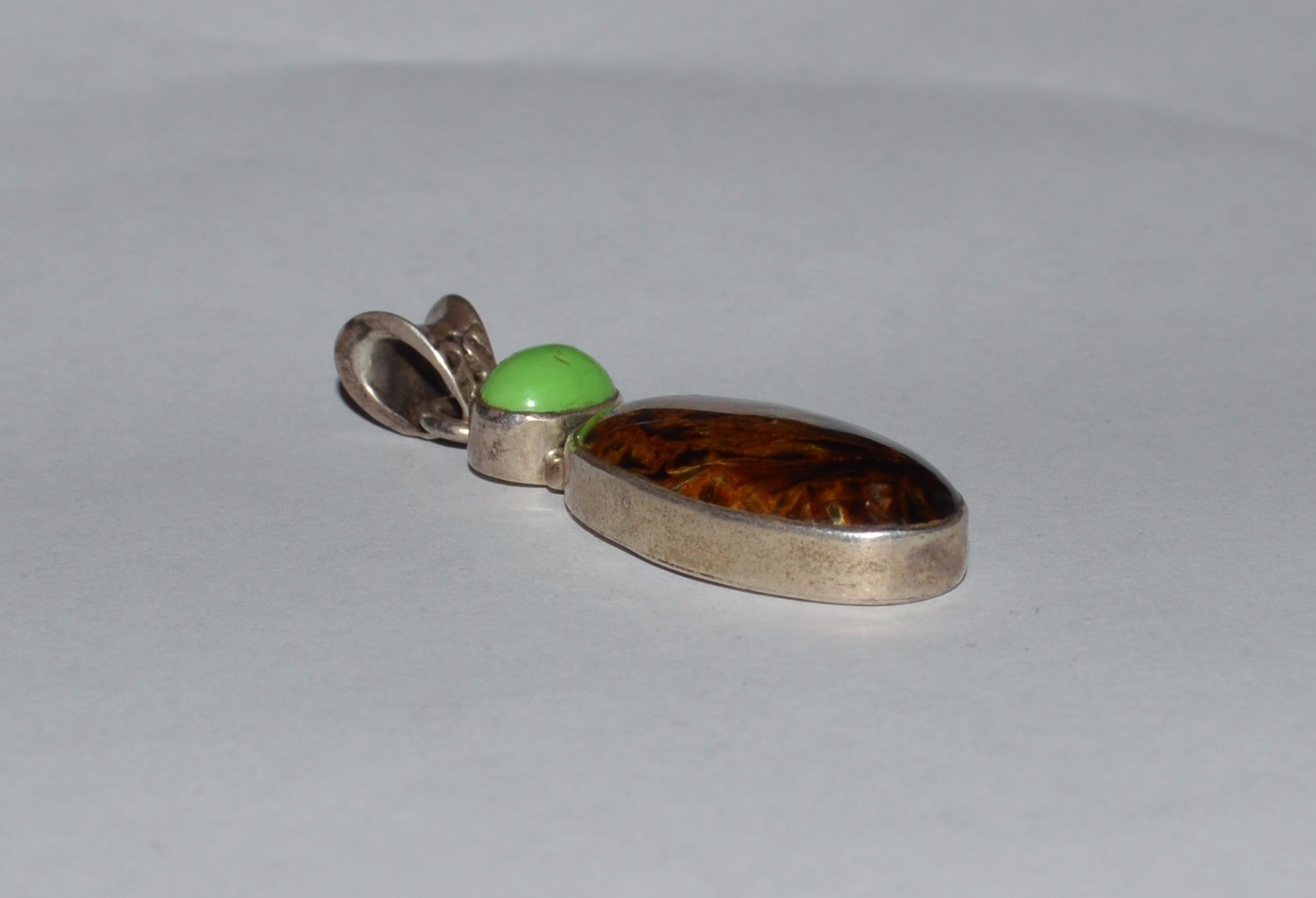 VINTAGE STERLING SILVER GREEN TURQUOISE AND BRONZITE PENDANT