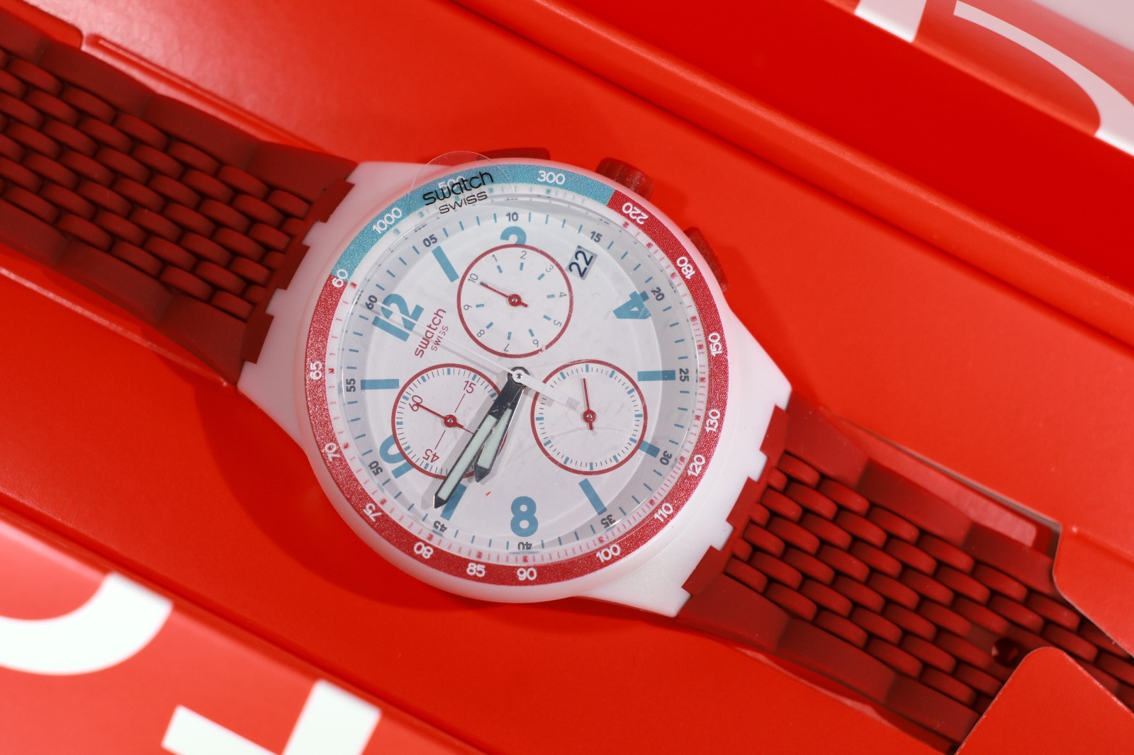 New Limited Swiss Swatch Red Track 42MM Light Gray with Multicolored Point Date