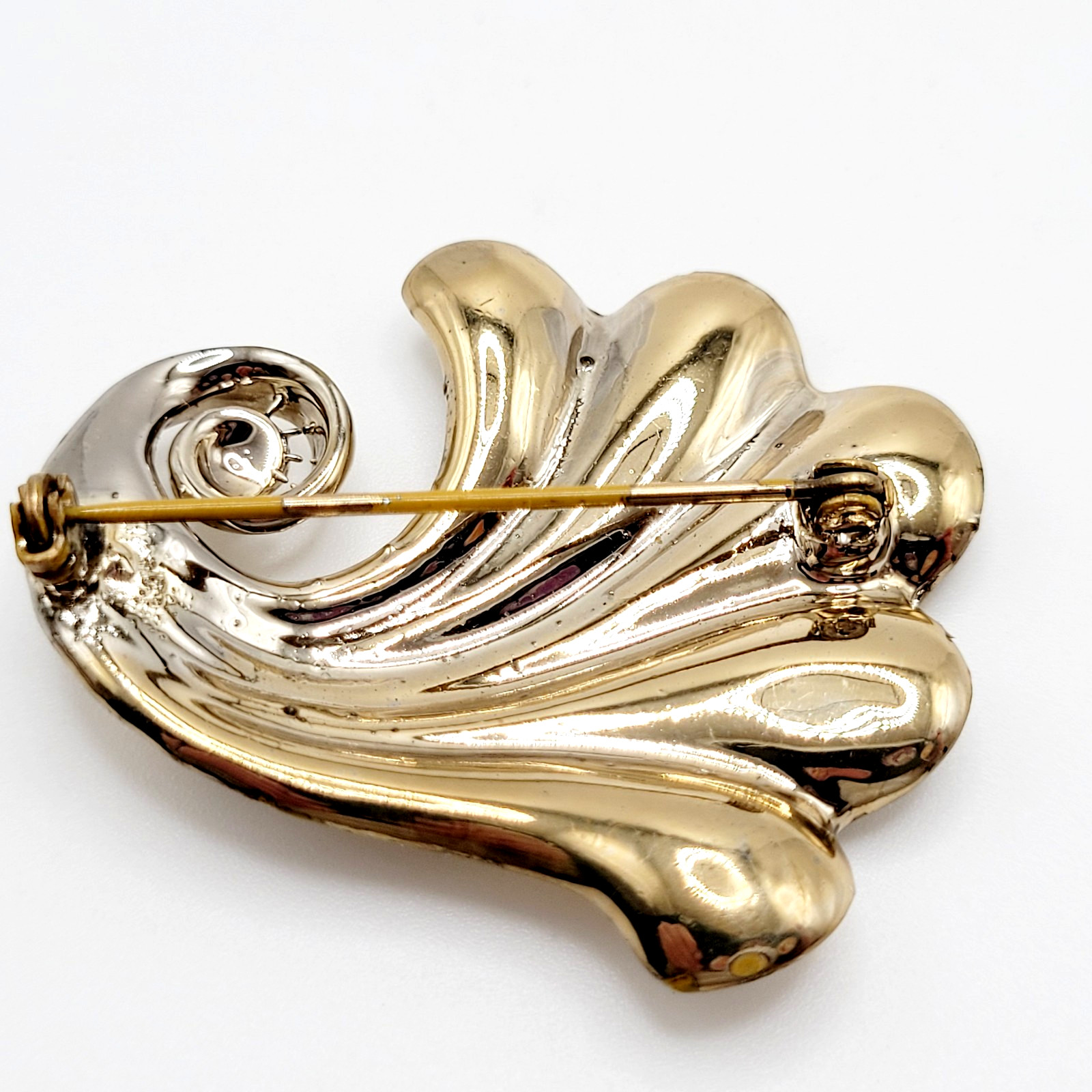 Nouveau Style Nautical Shell Swirl Wave Gold Tone Pin Retro 1940s Style Brooch