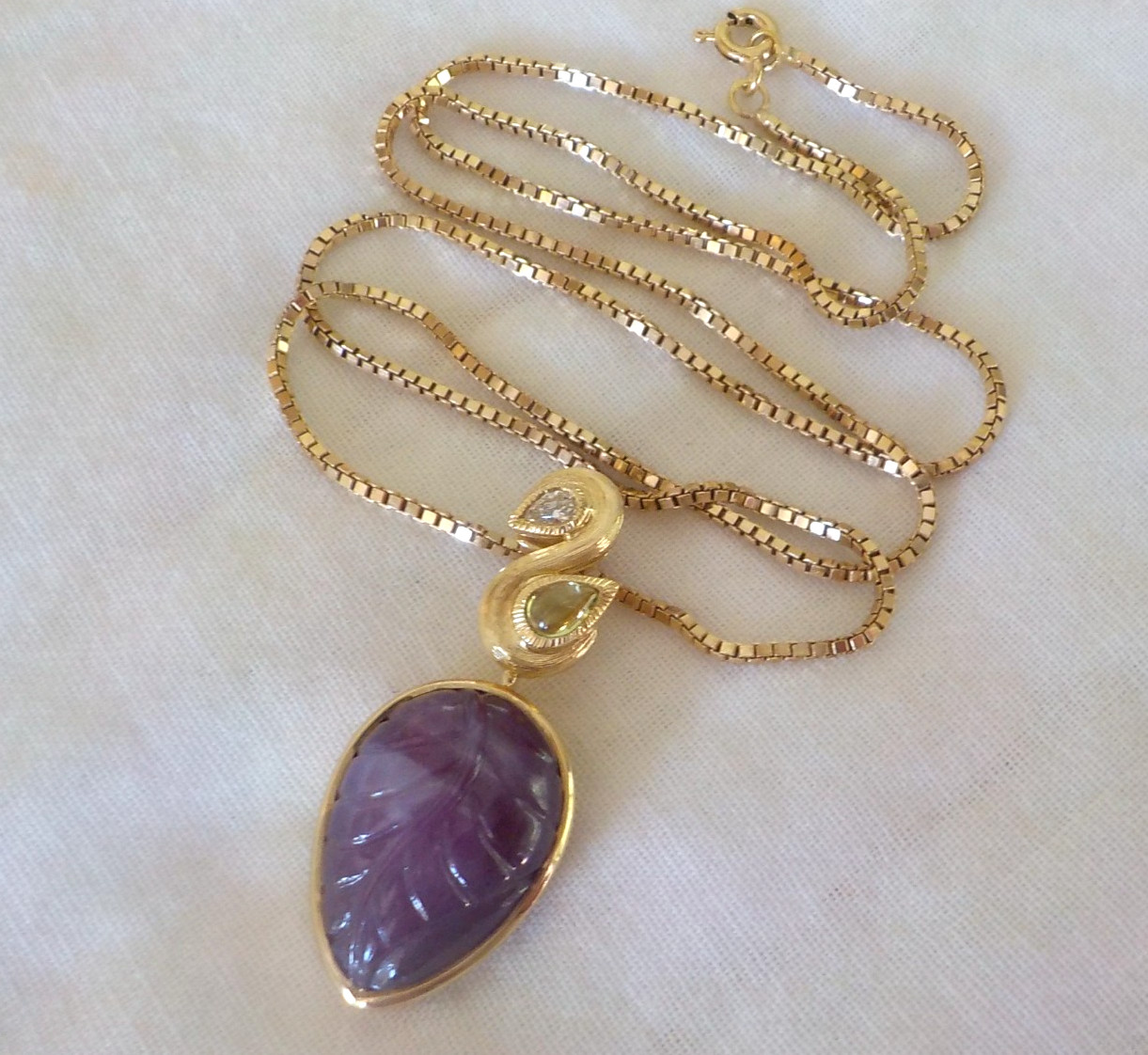 Heavy 18K Yellow Gold Carved Ruby Peridot Diamond Necklace – 16.2 gms, 18.5 in
