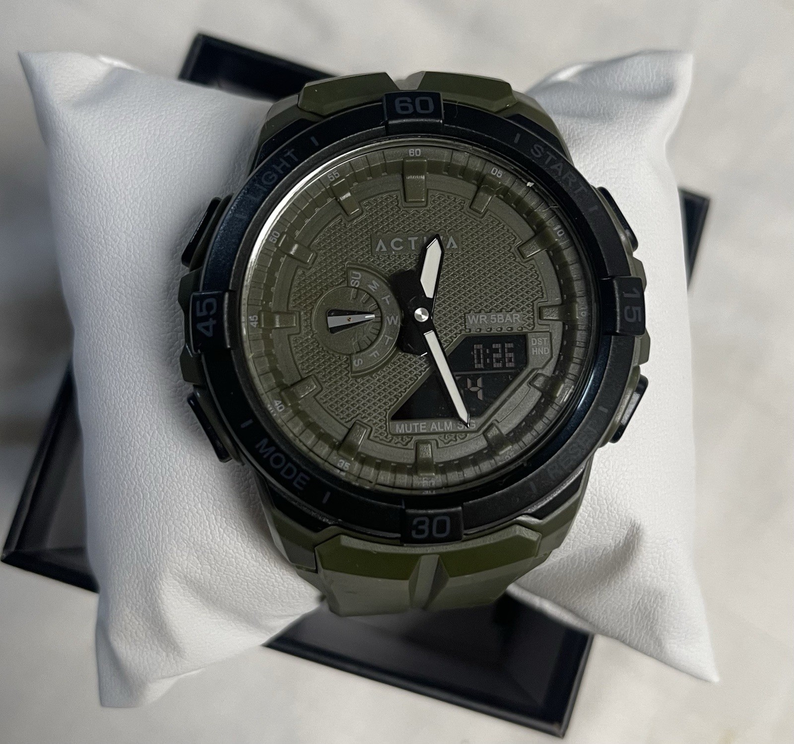 Activa Spry XInvicta Digital Essentials Men 53mmABS Army Green SK160 New