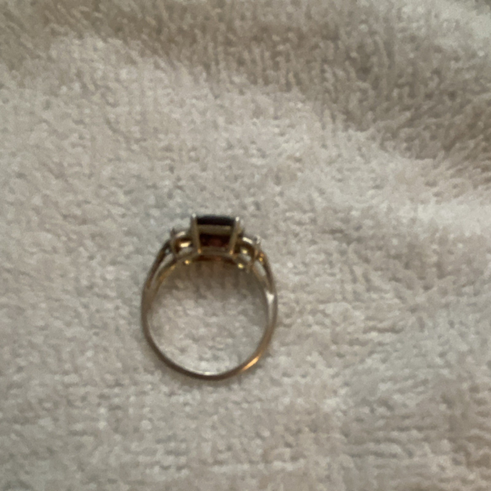 925 s.s. Emerald cut garnet with clear square stones 6 1/2 size