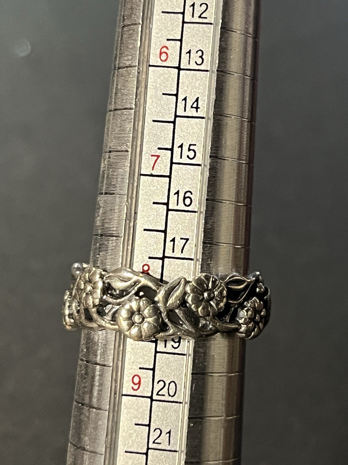 Vintage art carved Floral band with Birds and Butterfly. Red stones. Size 8.25
