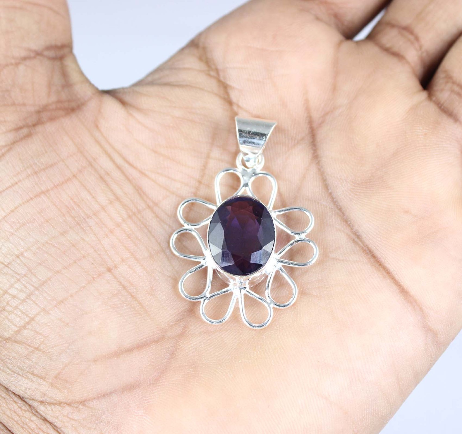 Natural 14.55 Ct Boysenberry Sapphire Oval Gemstone Certified Pendant Labor Day