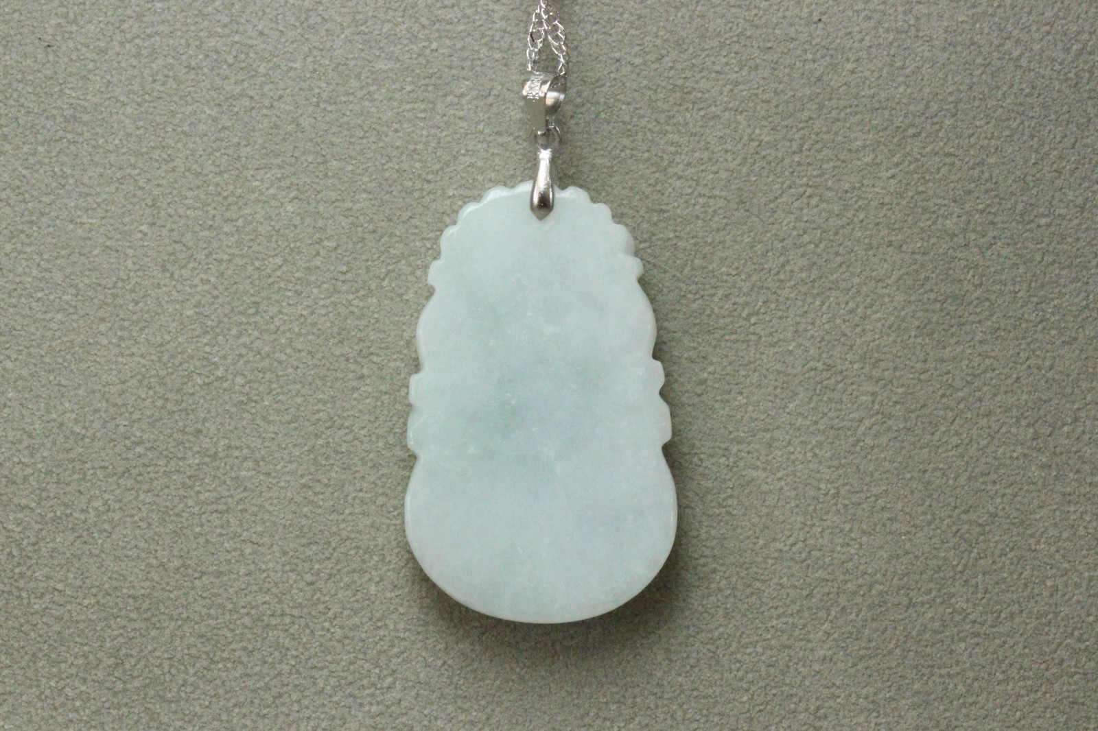 Natural White green A Jadeite jade Hand-Carved Cow (Chinese Zodiac) Pendant