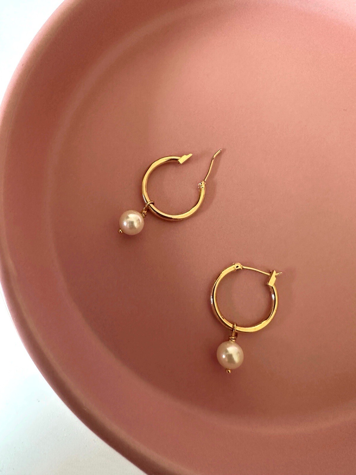 Small Gold Tone White Pearl Hoop Dangle Earring
