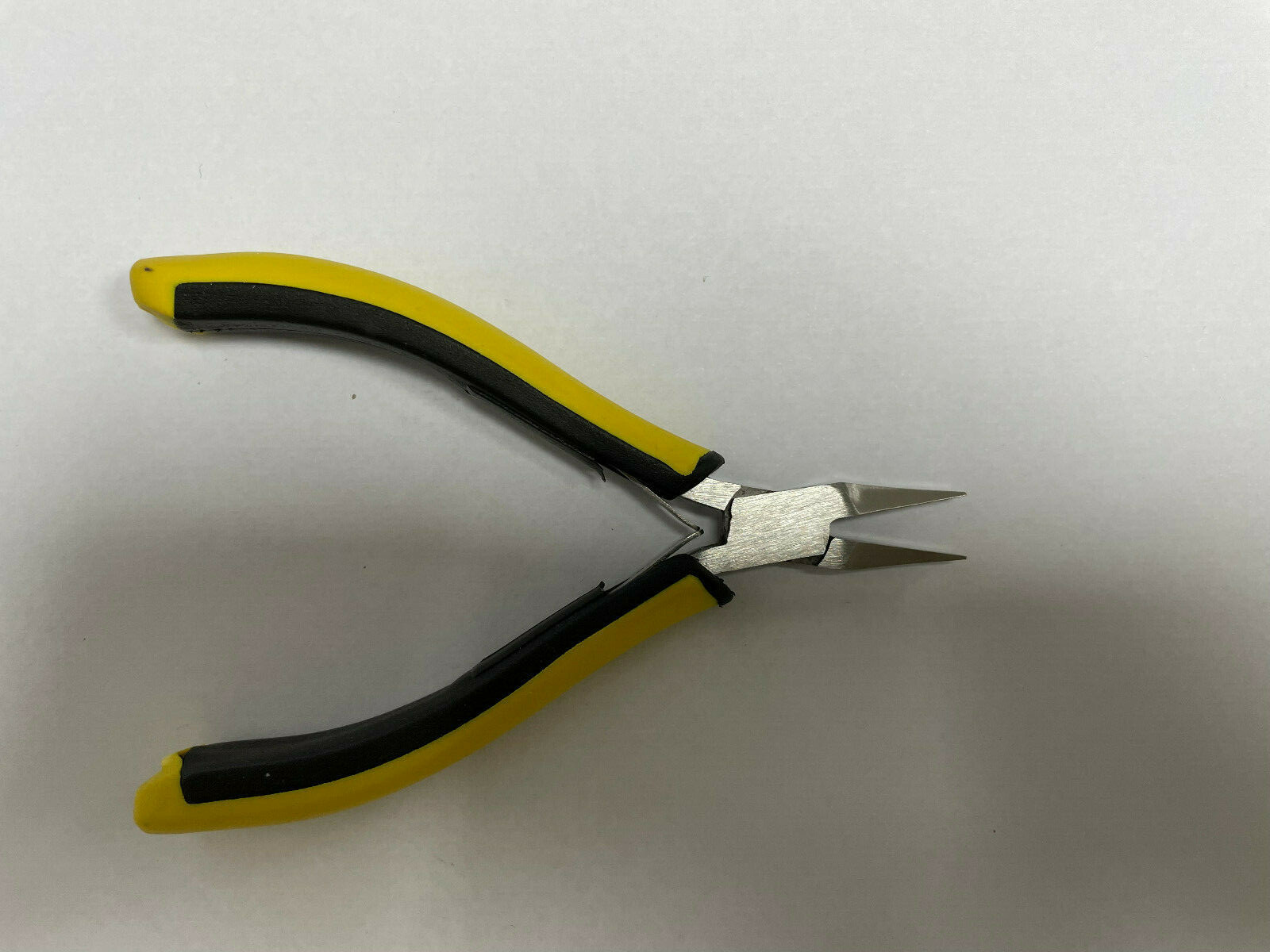 JEWELERS PRECISION FLAT NOSE BOX JOINT PLIER SMOOTH JAWS 5″ LONG