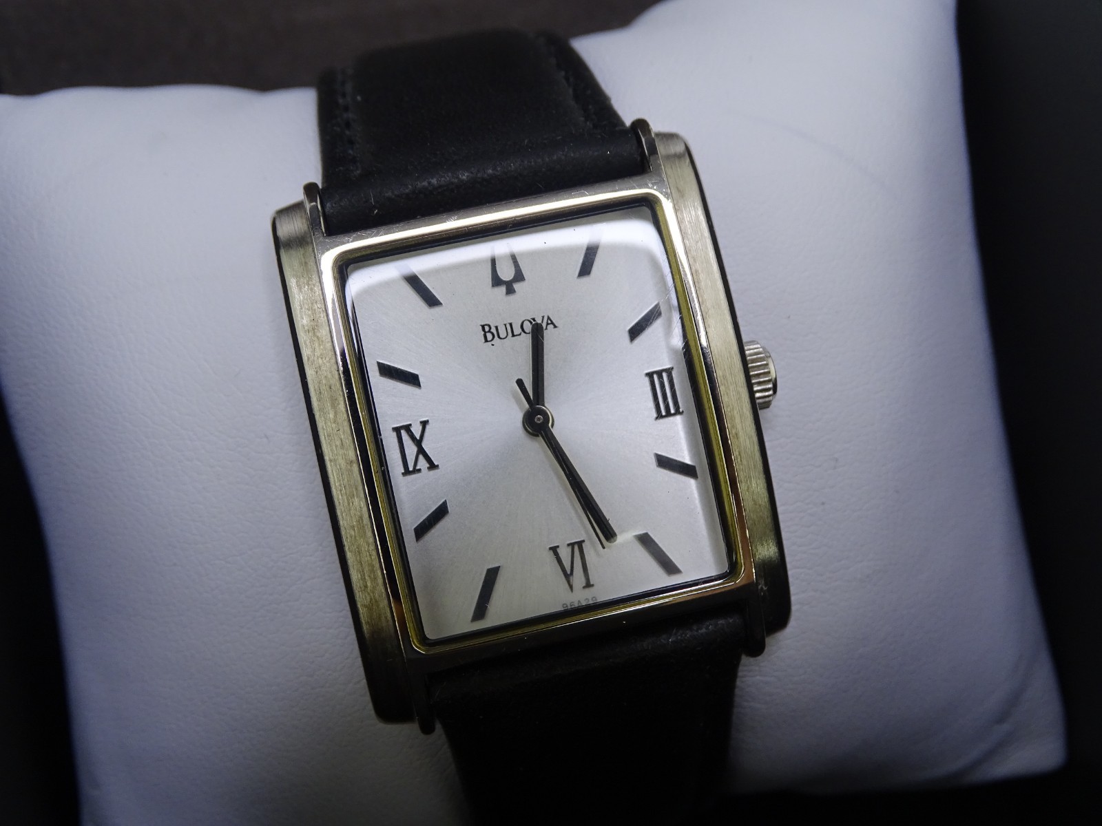 Bulova WMNS Quartz Squaew Wath C869892 (17415-Watch-MY)