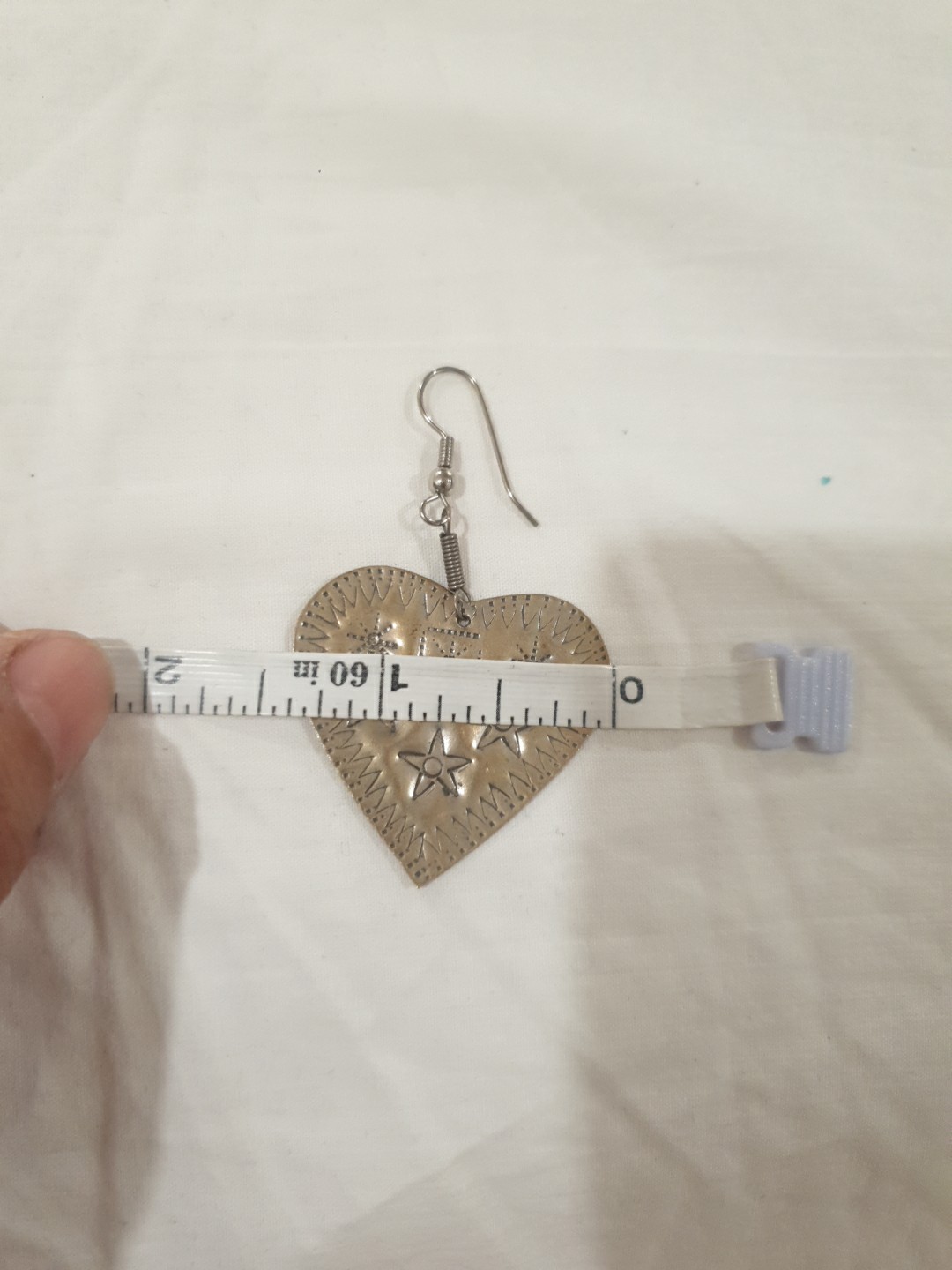 Sweet 1980s stamped metal heart earrings with french hooks Boho Folk-Art EUC