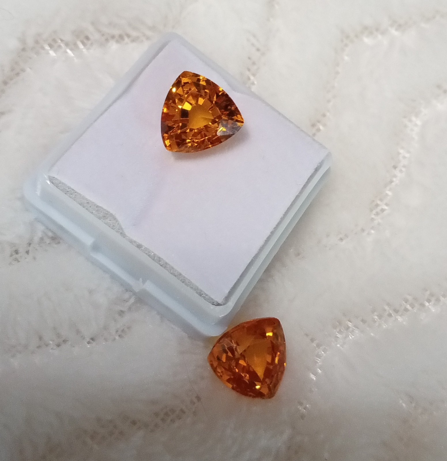 9x9x9x7mm Lab Created Diffused Orange Padparadscha Thick Trillion Cut About 14CT
