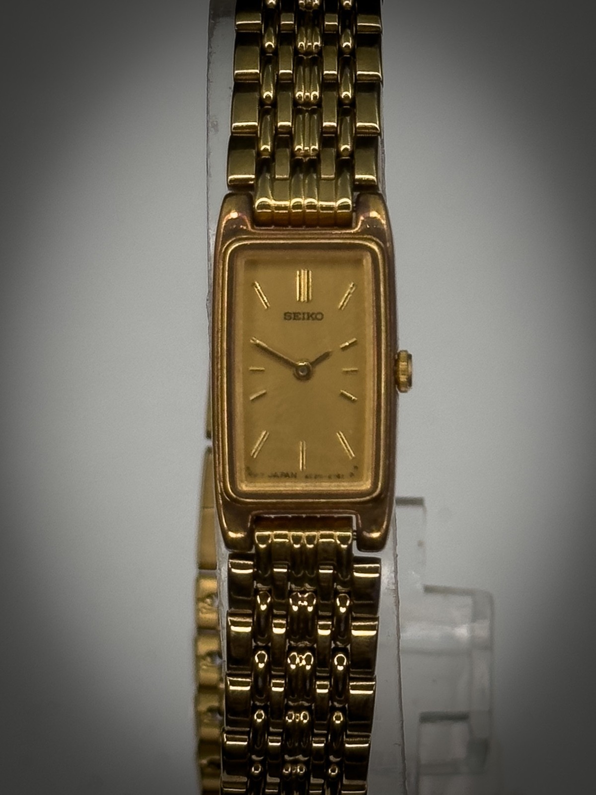 Vintage 1991 Seiko Ladies Tank Watch 2E20-7023 Gold Tone Dress Watch