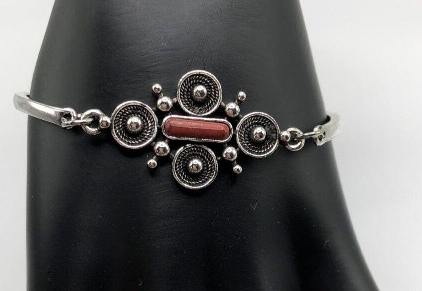Vintage Silver Tone Bracelet with Geometric Shape Pattern with Ability to Size