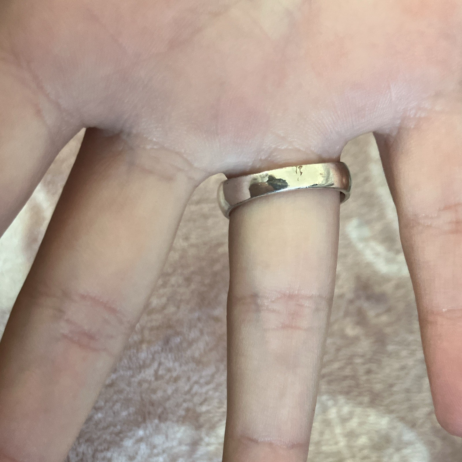 This dragonfly & sunflower ring has a 3 tone design: silver, gold, & rose gold