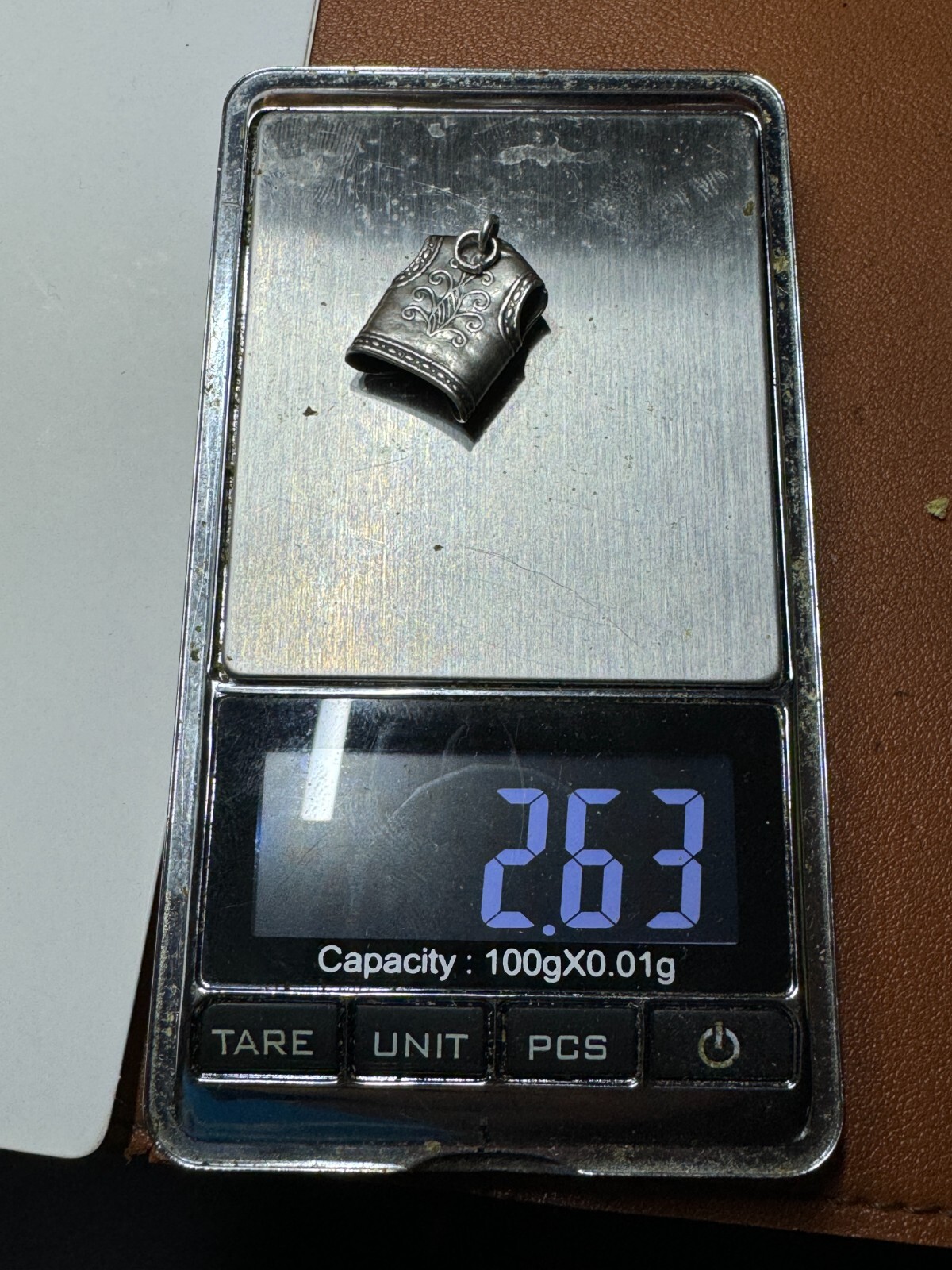 Vintage Unmarked Silver 18.1 mm Floral Western Stamped 3D Vest Bracelet Charm