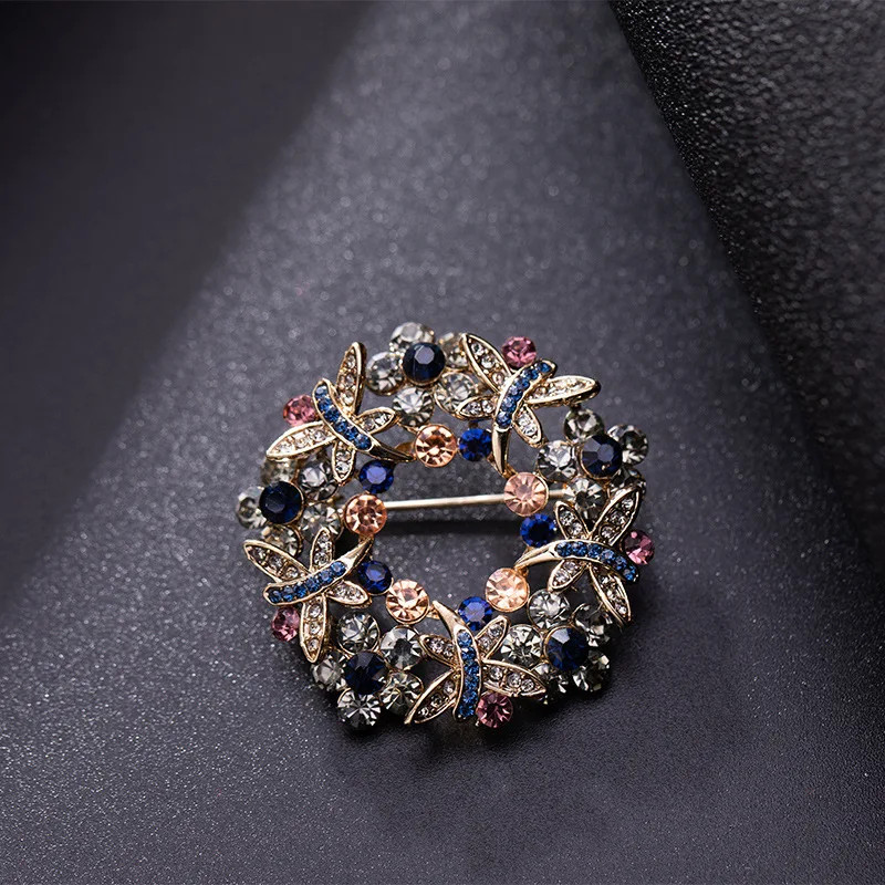 Rhinestone Brooch Wreath Floral Hollow Inlay Lapel Pin Clothing Jewelry