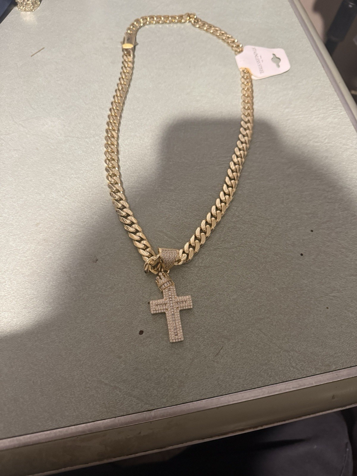 Super duper nice chain 10mm 14K “plated”Gold Cuban Link Chain Cross Pendant
