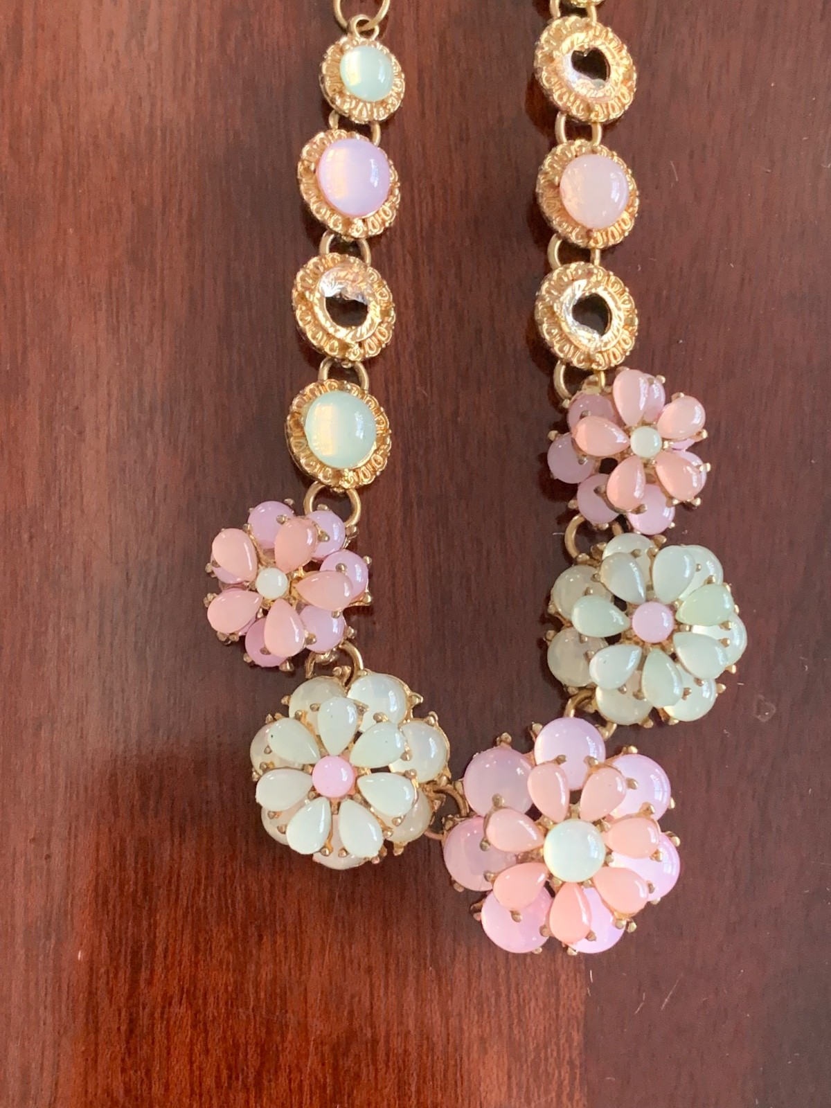 10 BOLD NECKLACES! FASHION BLING, BIBB AND BEAUTIFUL STYLES IN VARIOUS LENGTHS!!