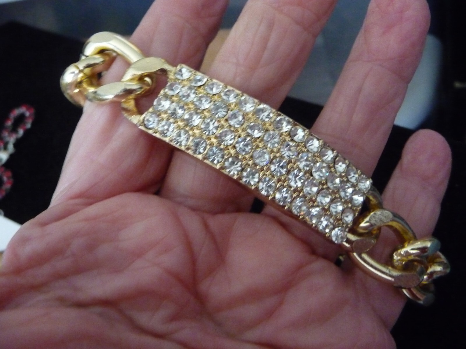 RHINESTONE I D GOLD TONE CHAIN LINK 7” L X 1/2” W BRACELET #28/15