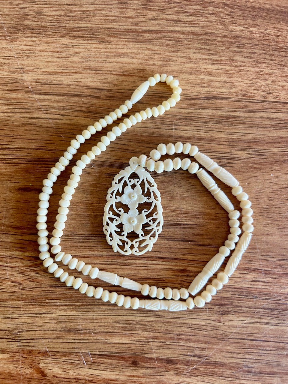 Vintage 1970’s Hand Carved Bovine Bone Beaded Flower Pendant Necklace