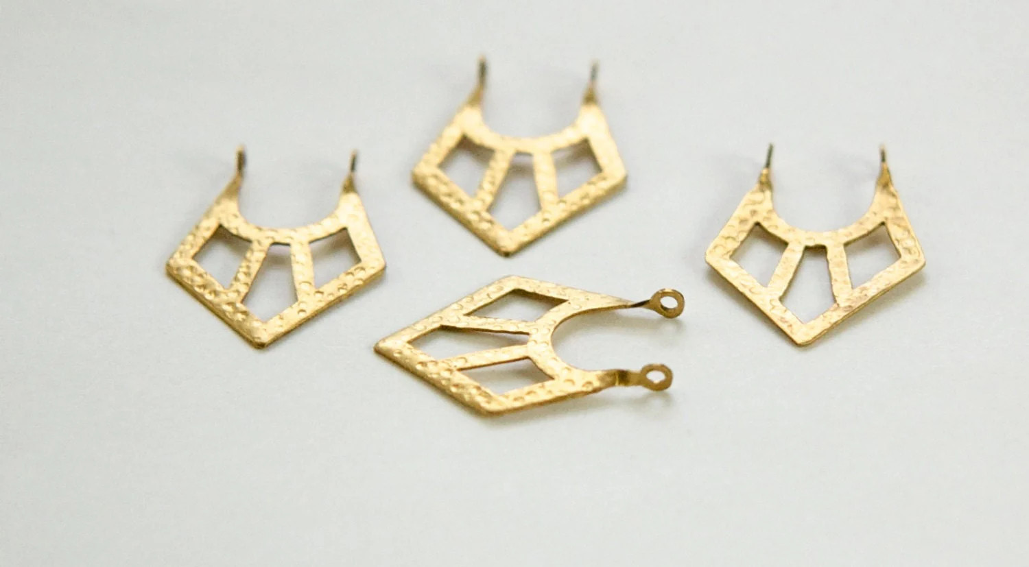 2 Loop Raw Brass Hammered V Pendants Drops (6) 24x18mm mtl182B