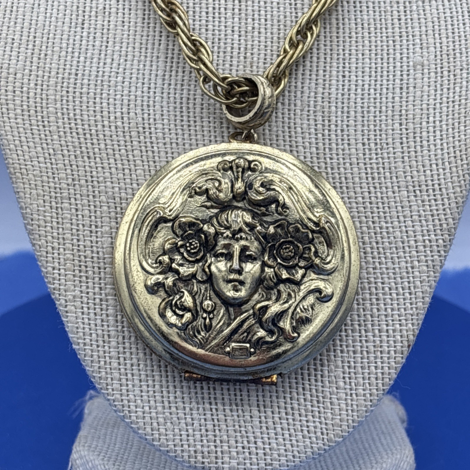 Vintage Whiting Davis Art Nouveau Lady Compact Locket Necklace 30” Gold Tone