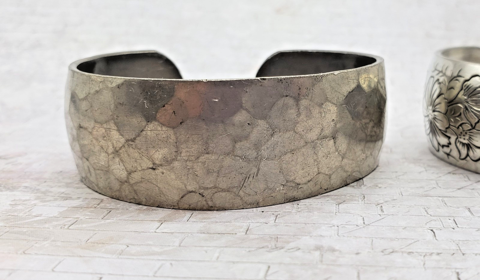 Set Of 2 Kirk & Sons Pewter Cosmos Etched Floral & Hammered Cuff Bracelets