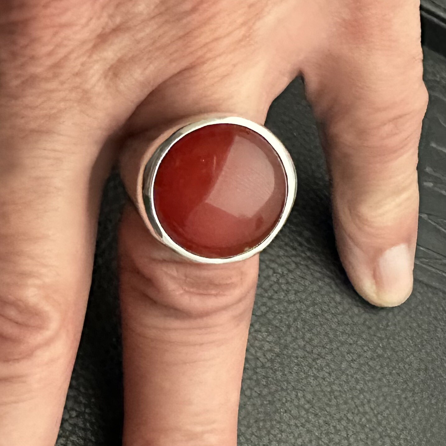 MJG STERLING SILVER MEN’S RING. 20mm CARNELIAN. SZ 10. 28 Grams.