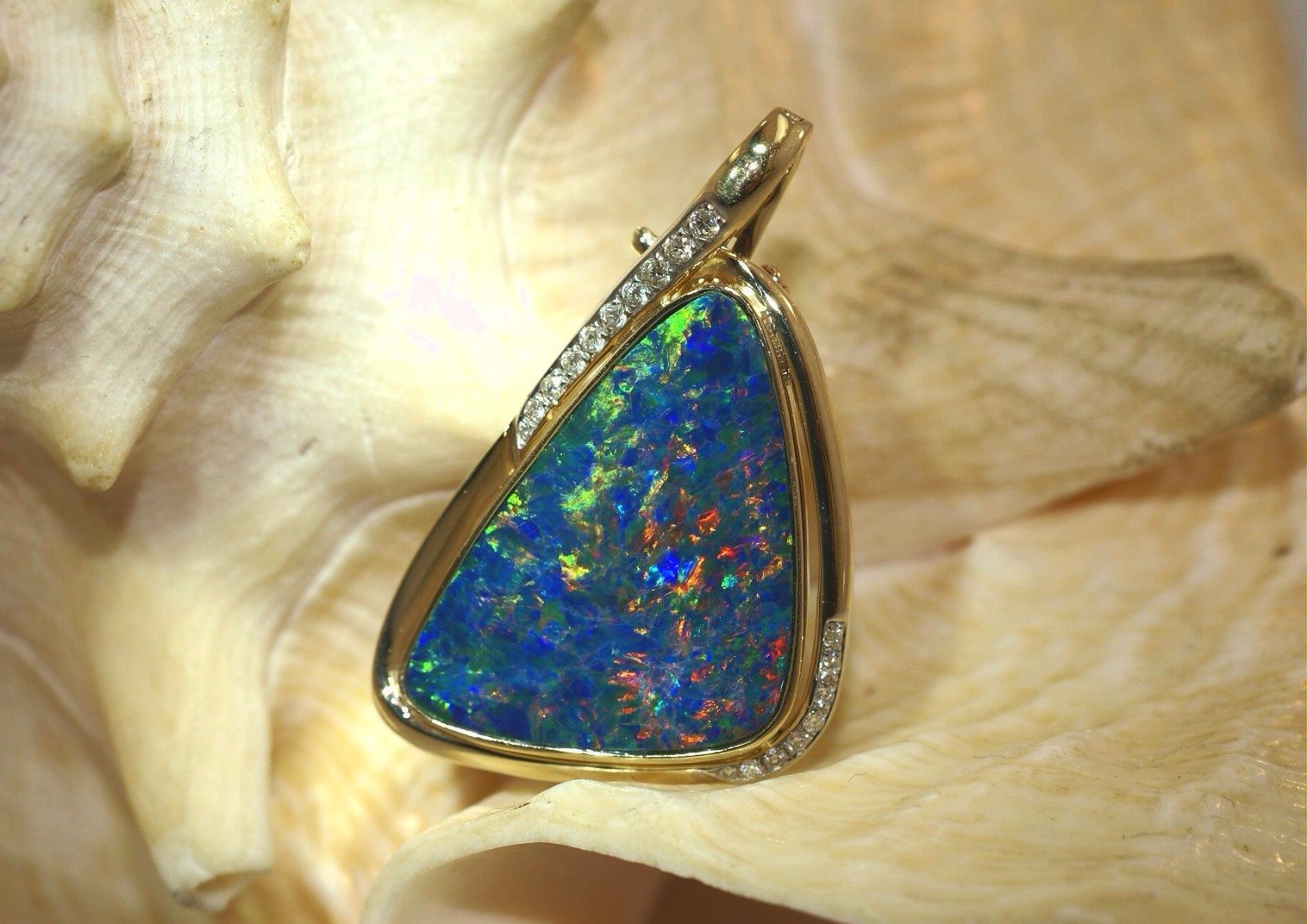 22.5MM 14K YELLOW GOLD GENUINE AUSTRALIAN DOUBLET OPAL DIAMOND ENHANCER PENDANT