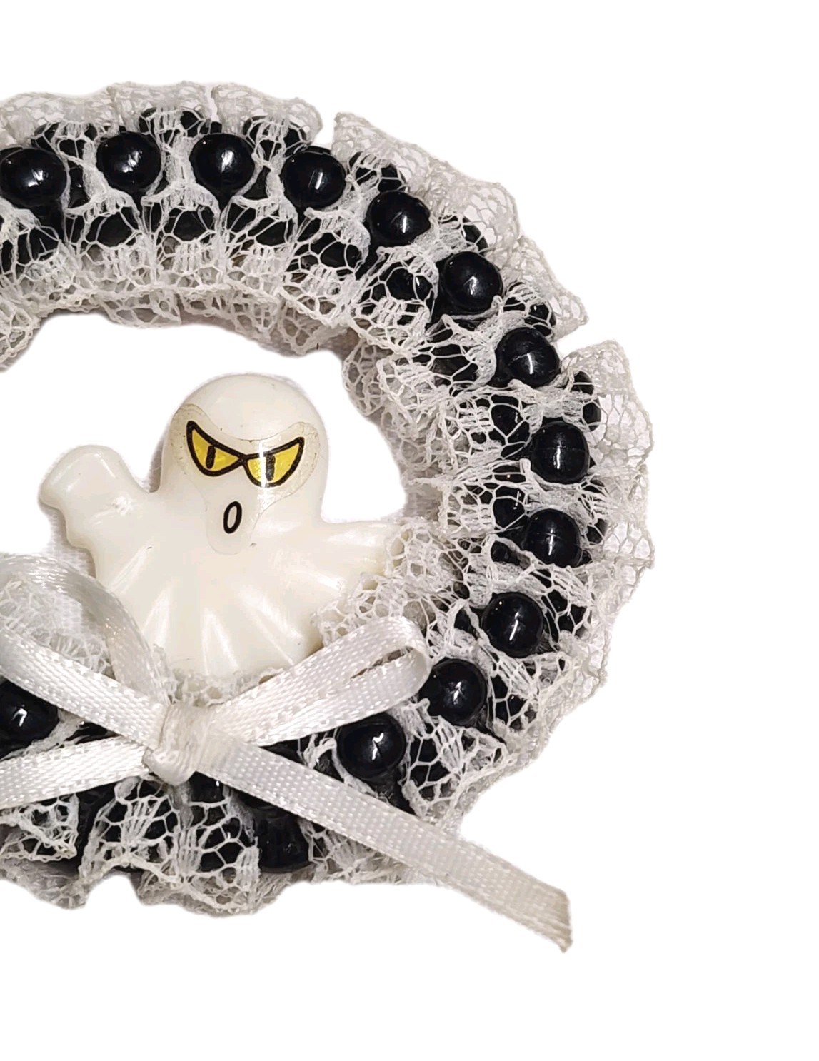 Vintage Handmade Amscan Ghost Round Wreath Pin Brooch Black & White Halloween