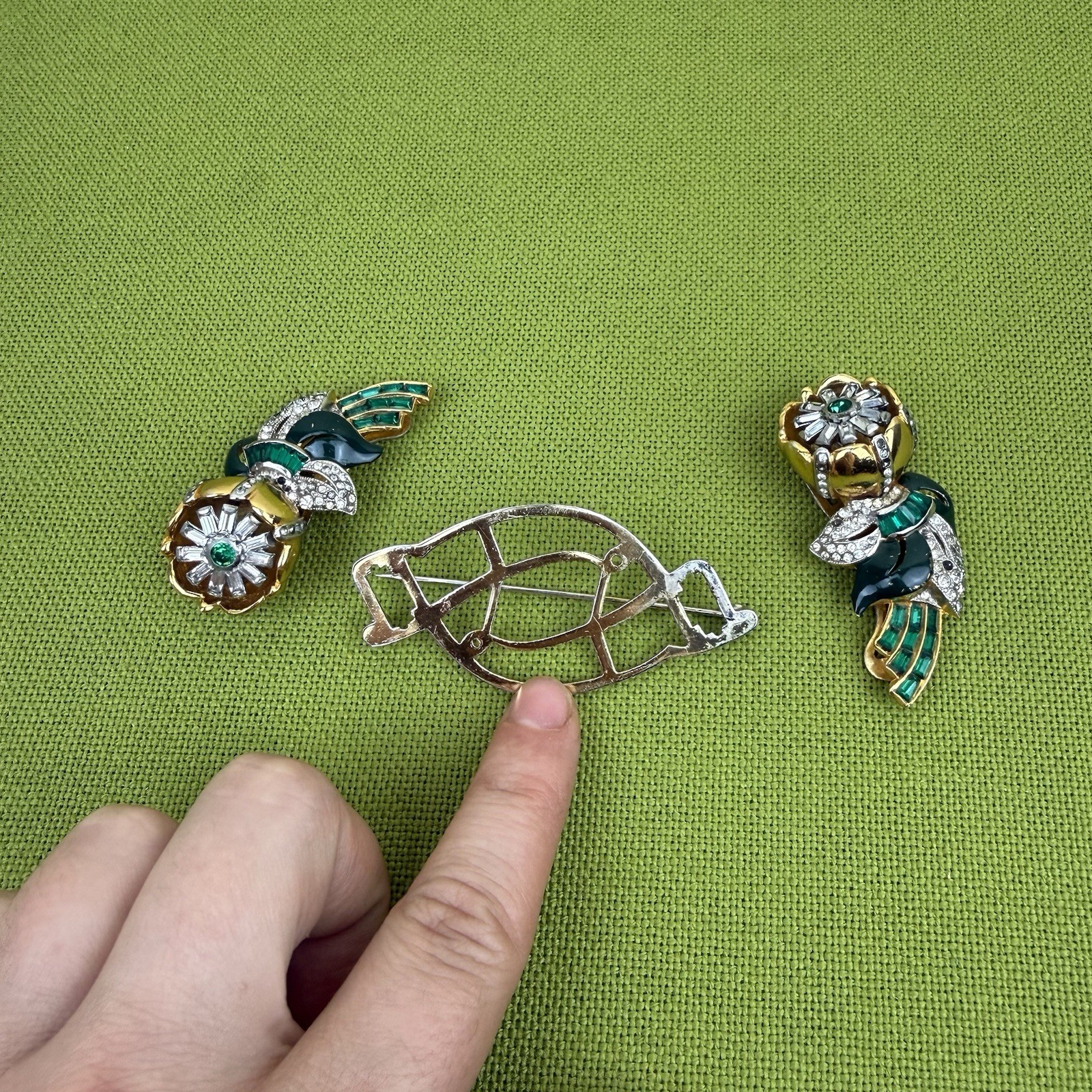 1930s Quivering Camellia Coro Duette Combo Double Brooch Pin Enamel Rhinestone